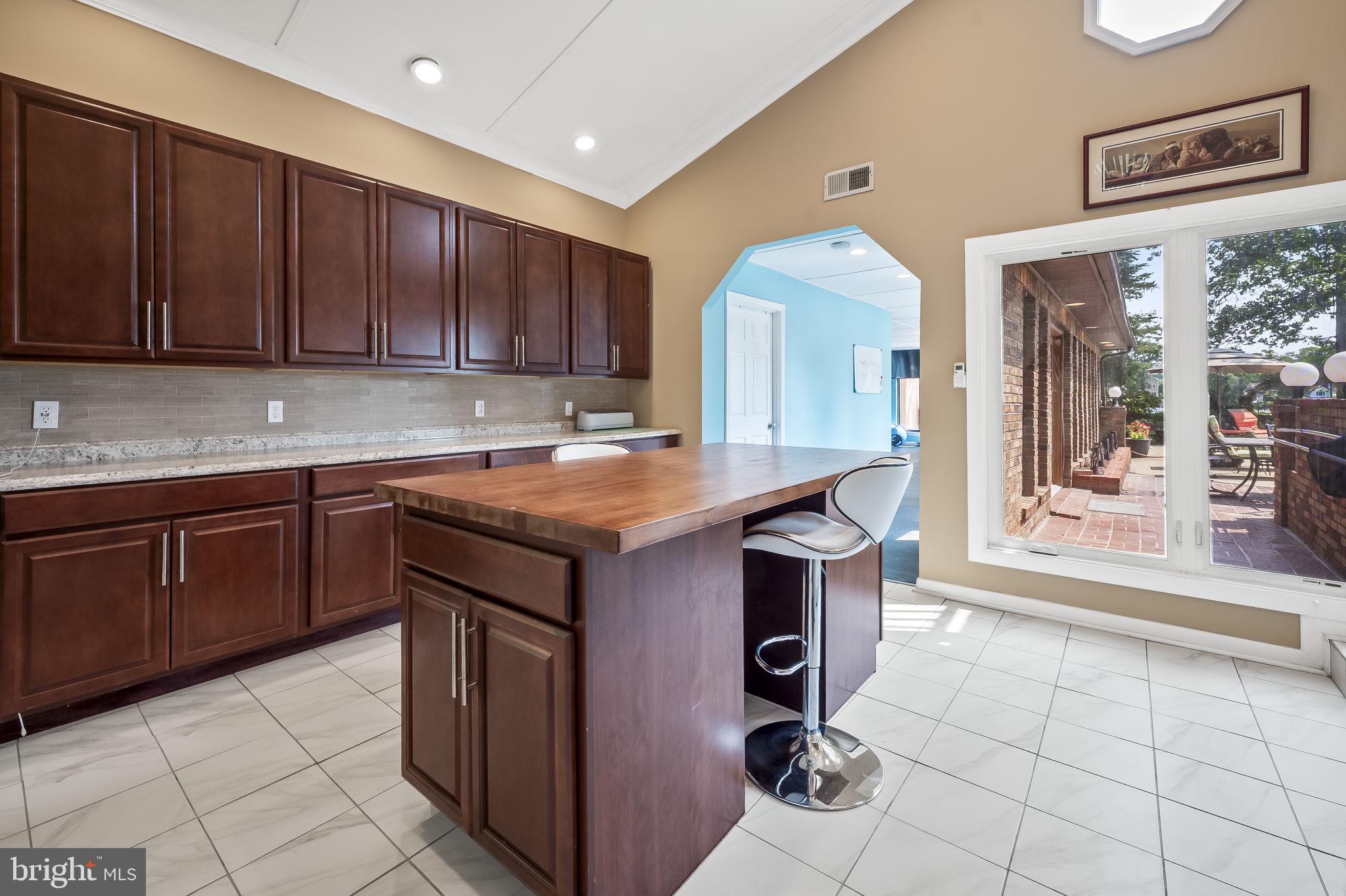 HICKORY POINT - Residential