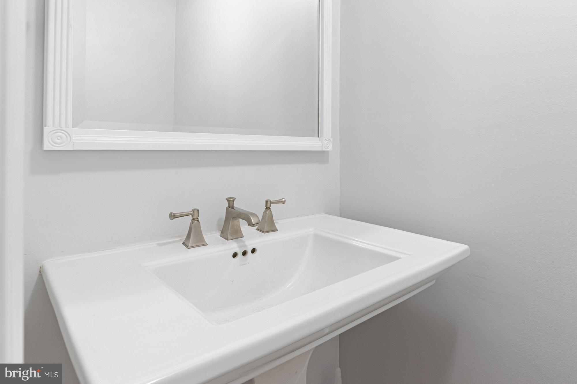 SOUTHAMPTON - Residential Lease