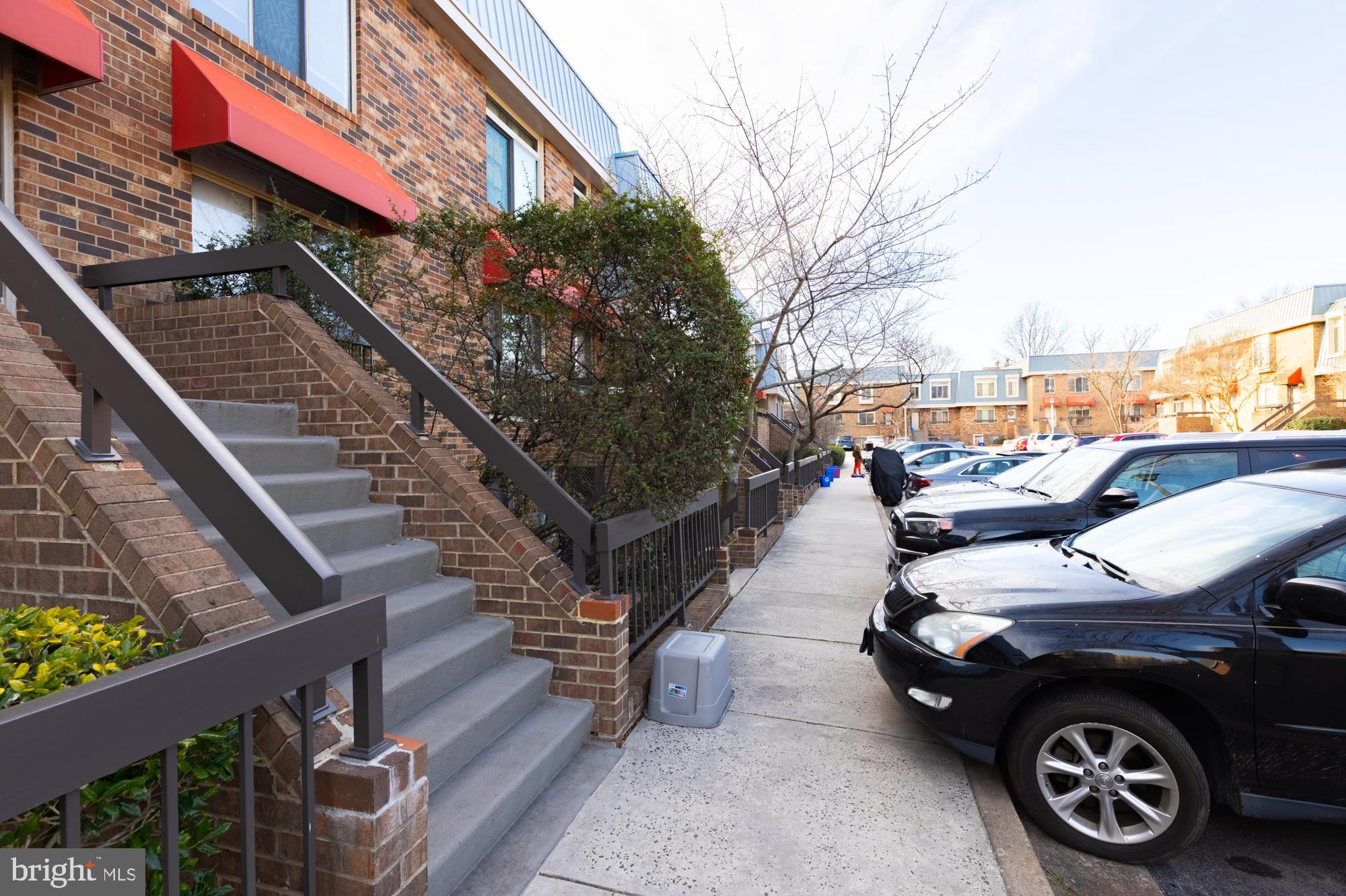 SOUTHAMPTON - Residential Lease