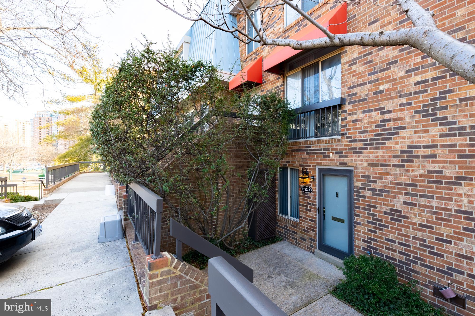 SOUTHAMPTON - Residential Lease