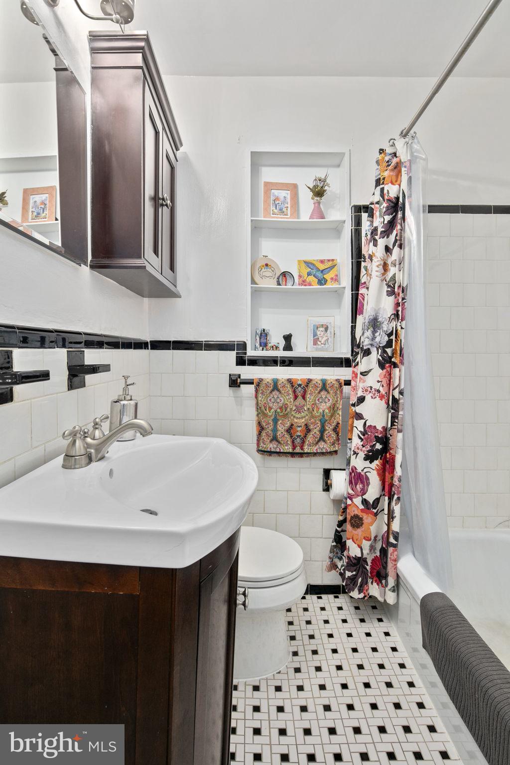 HAZELTINE HEIGHTS - Residential