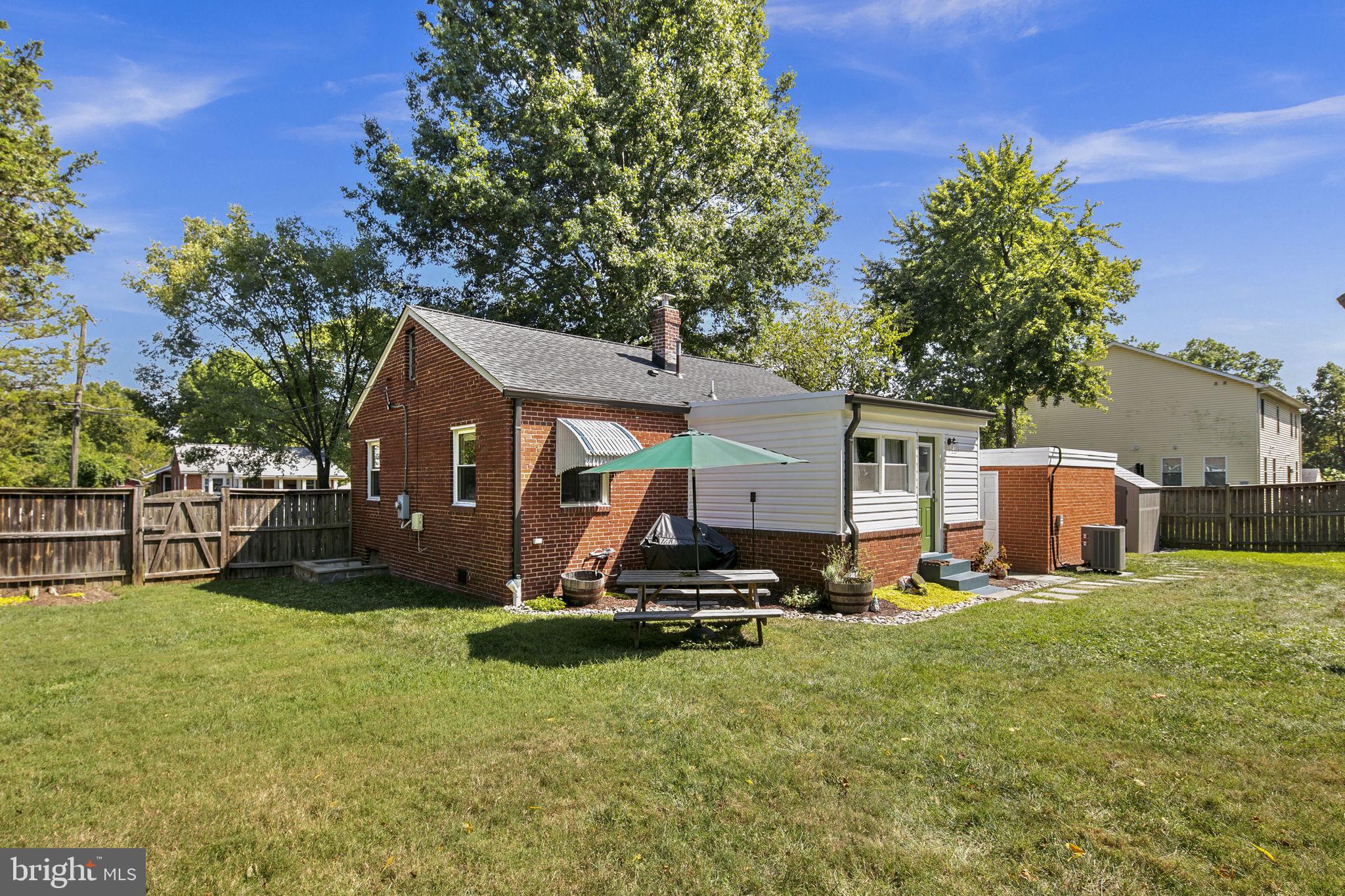 HAZELTINE HEIGHTS - Residential