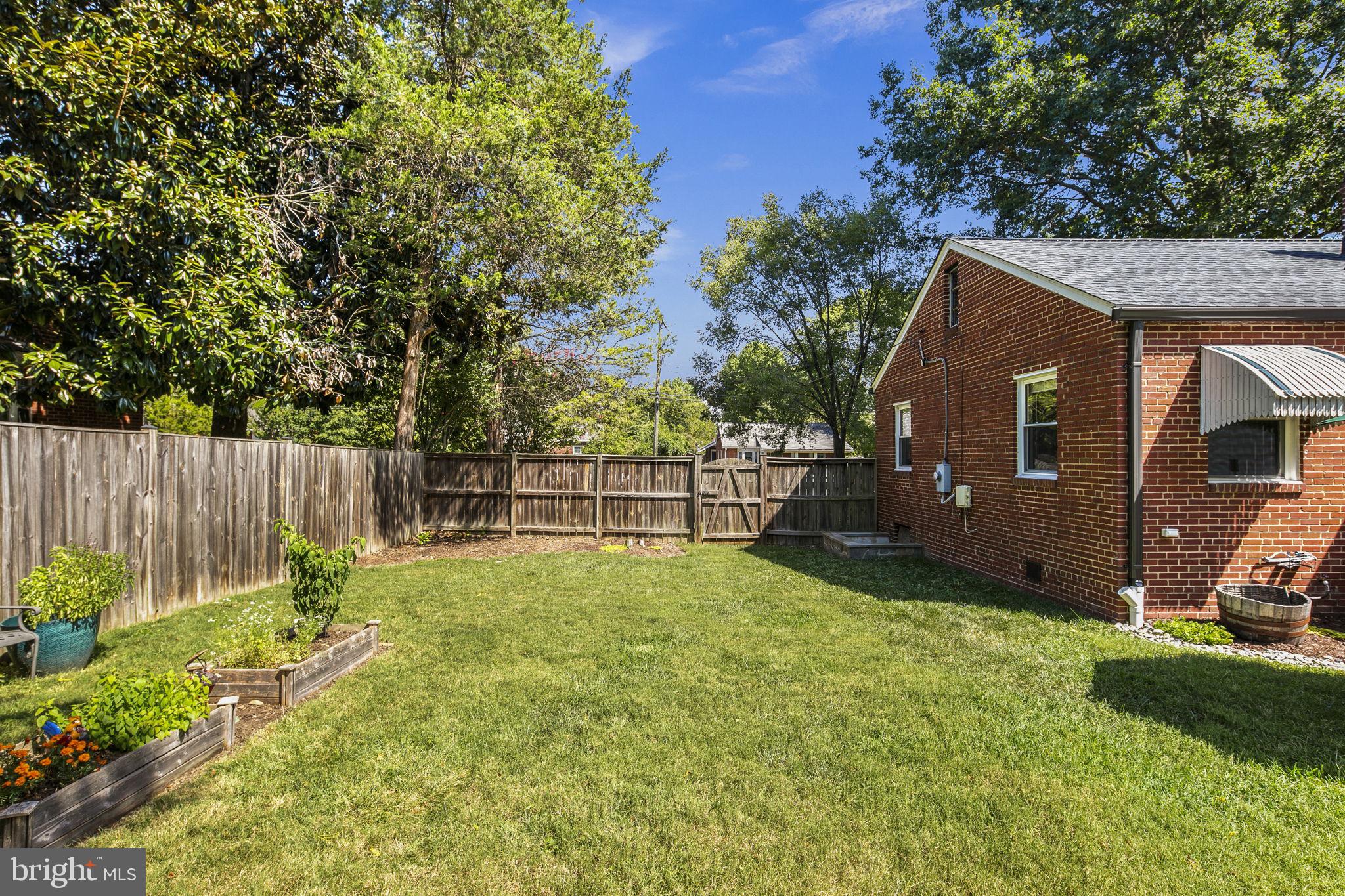 HAZELTINE HEIGHTS - Residential