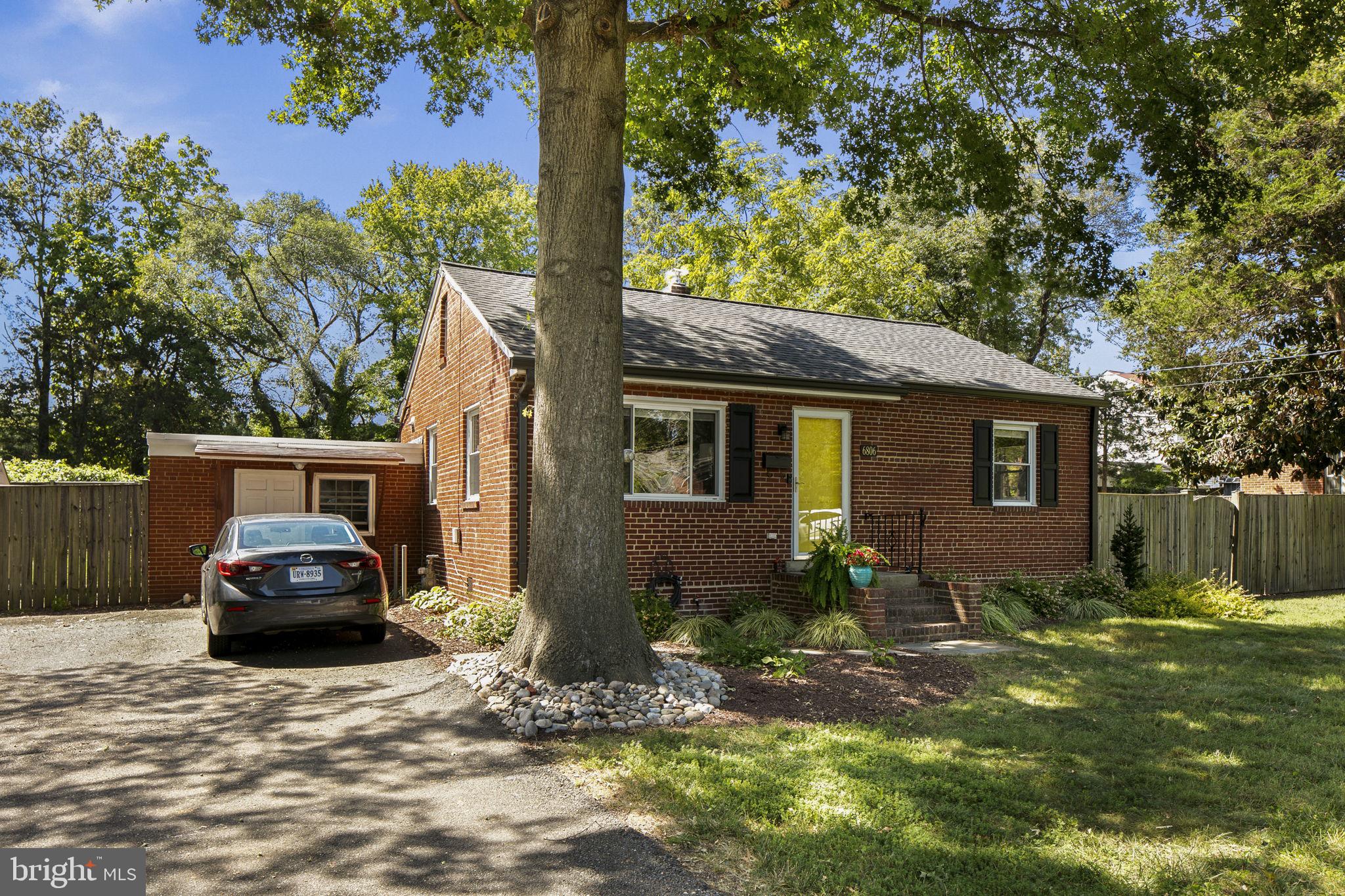 HAZELTINE HEIGHTS - Residential