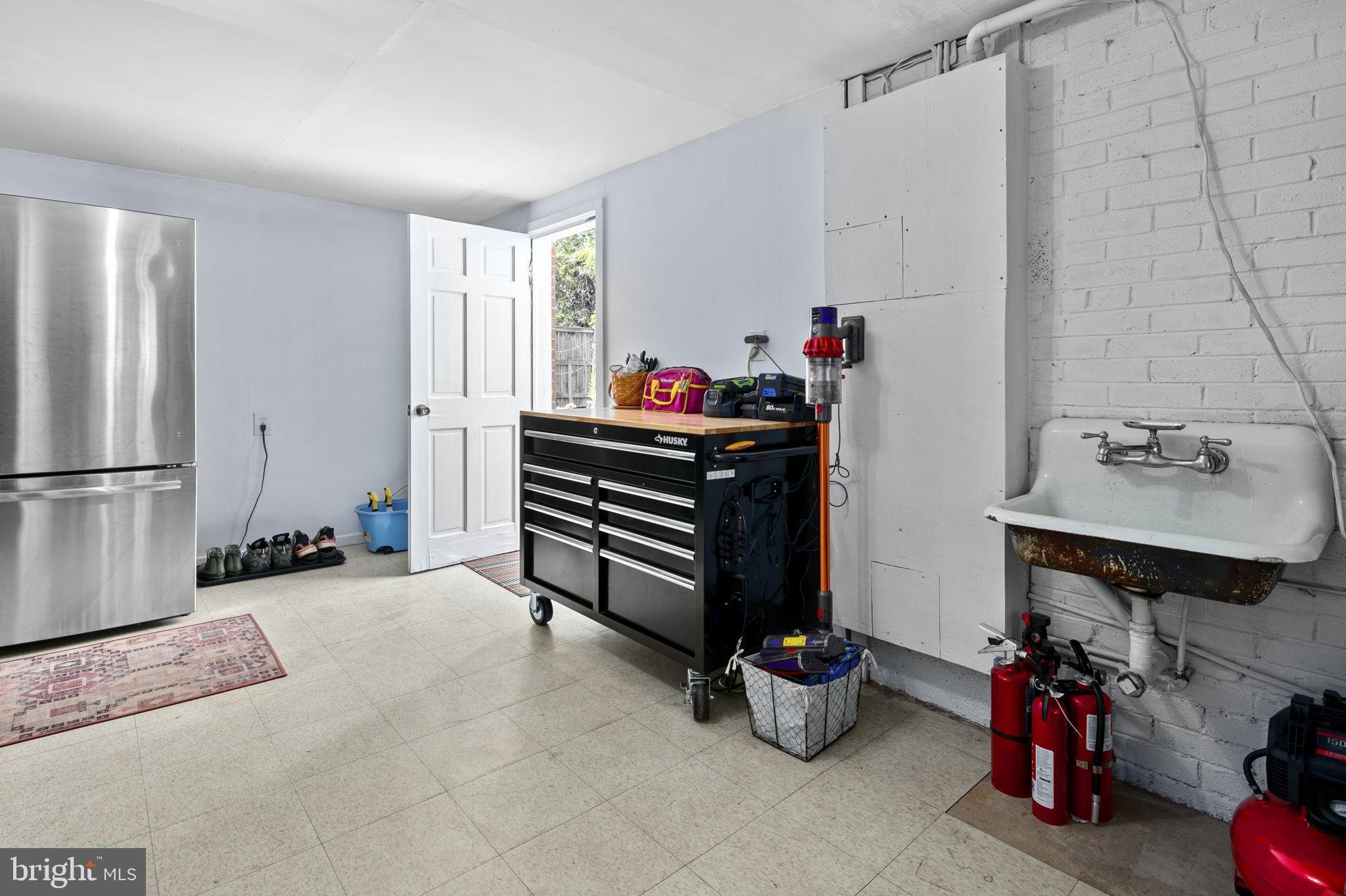 HAZELTINE HEIGHTS - Residential