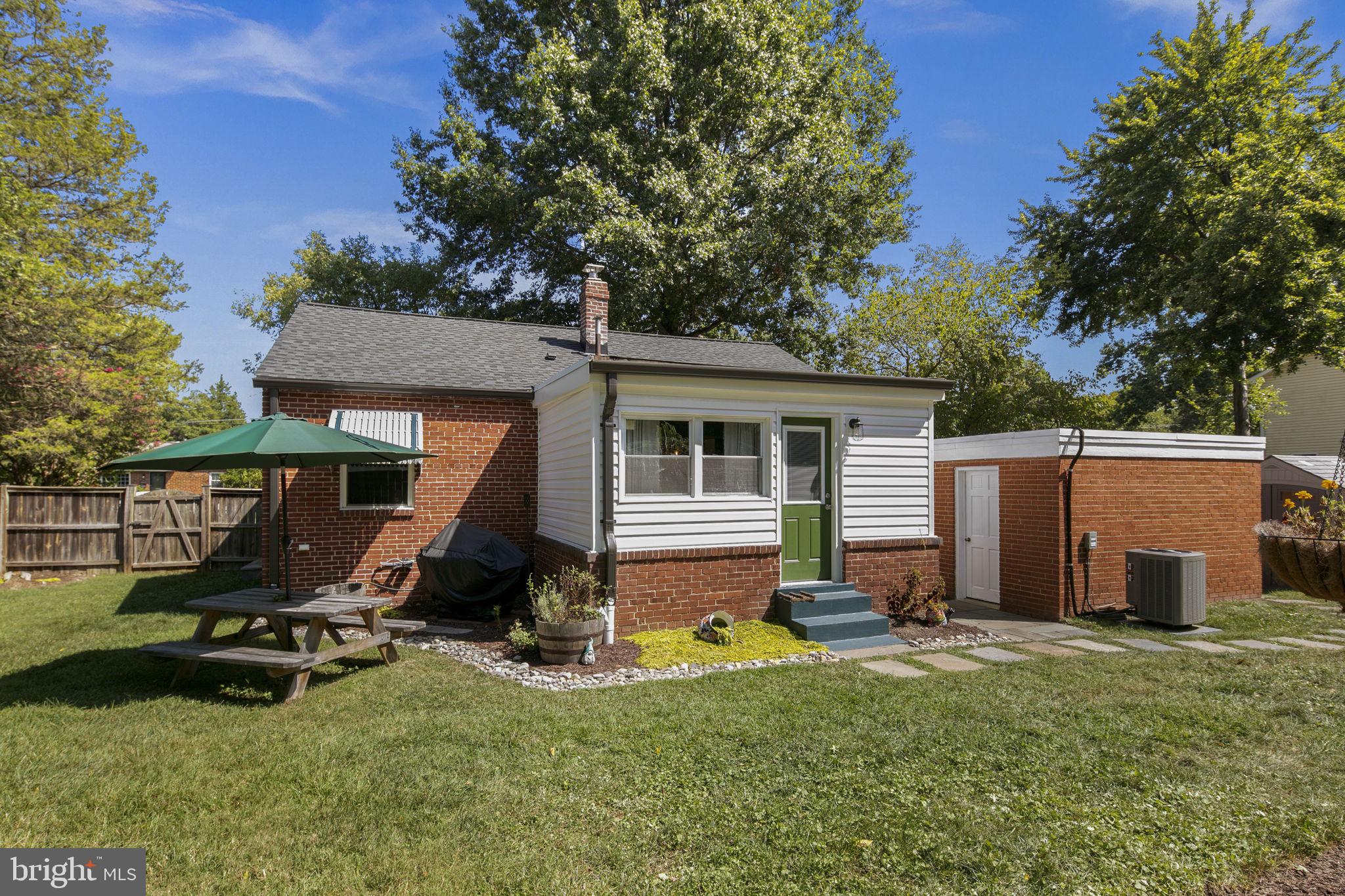 HAZELTINE HEIGHTS - Residential