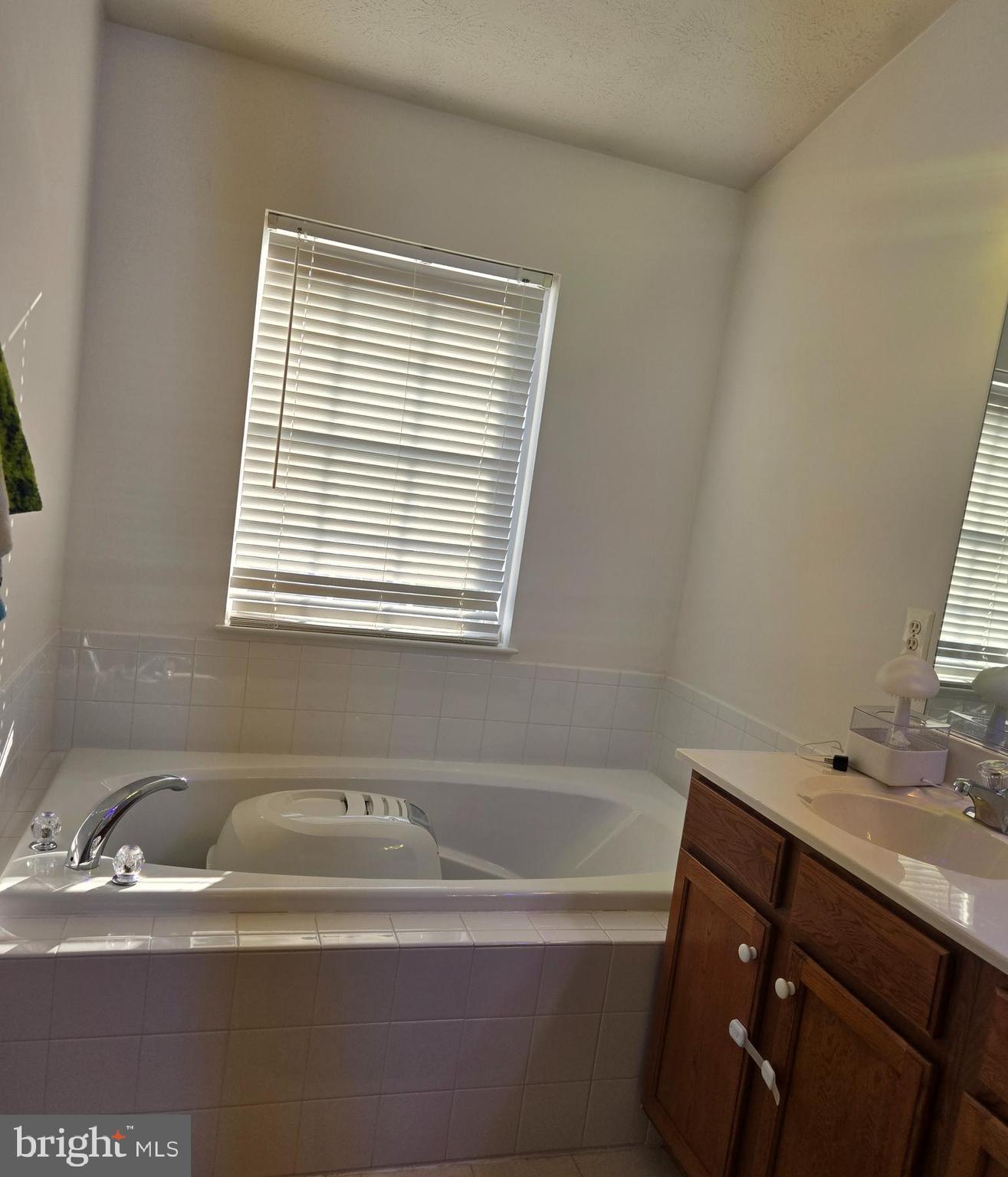 HOLLY WOODS - Residential