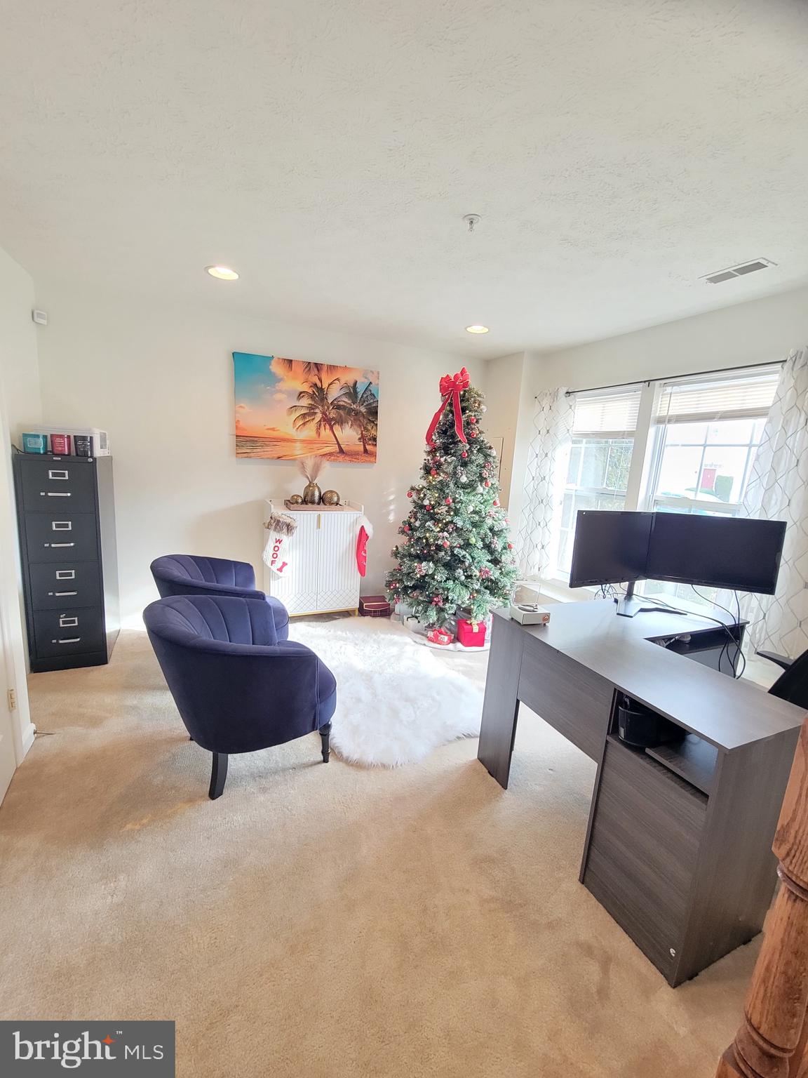 HOLLY WOODS - Residential