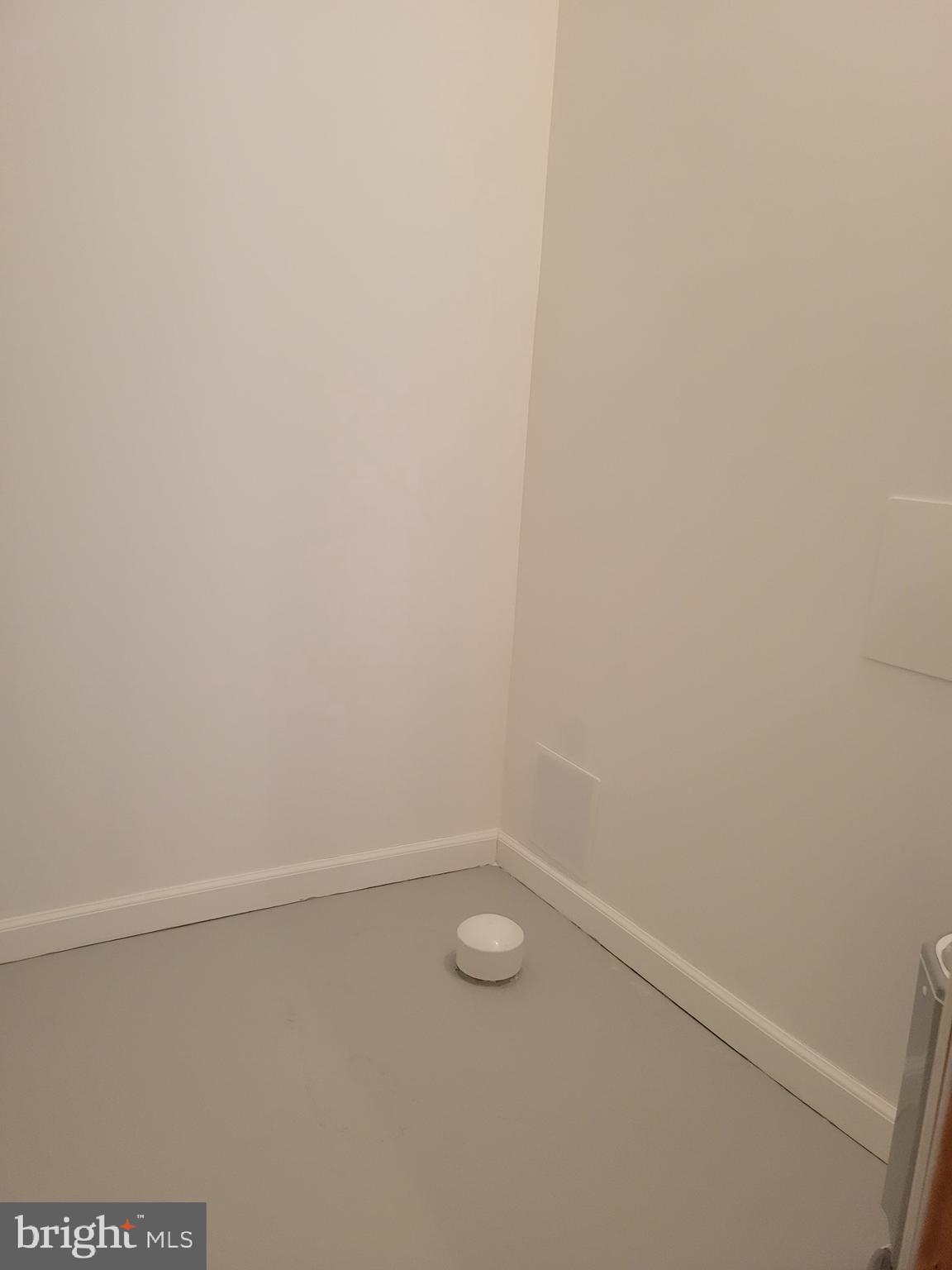 HOLLY WOODS - Residential