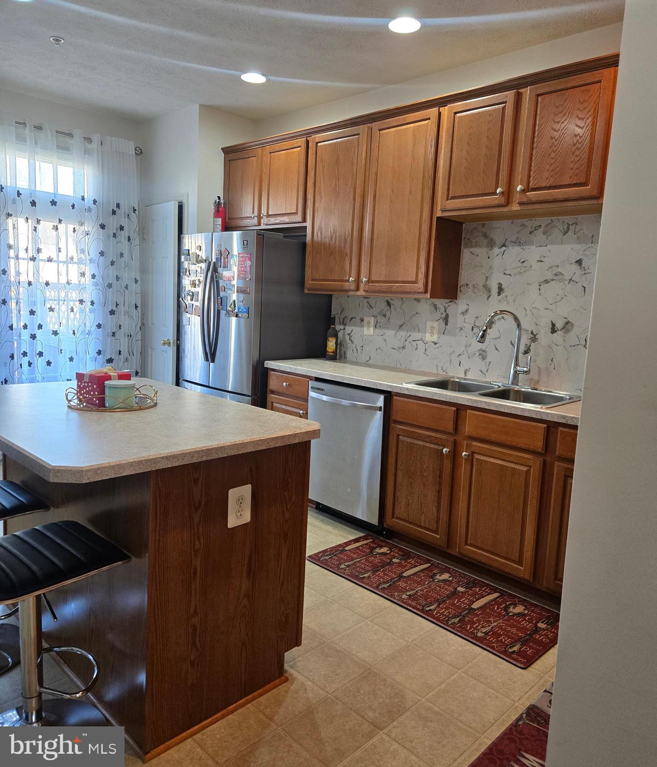 HOLLY WOODS - Residential