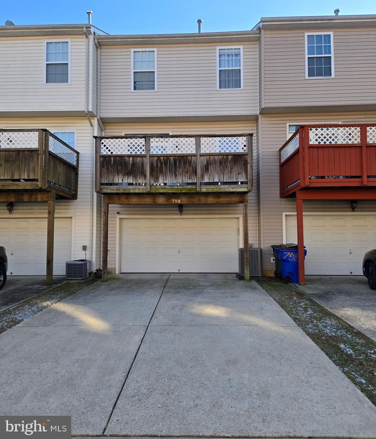 HOLLY WOODS - Residential