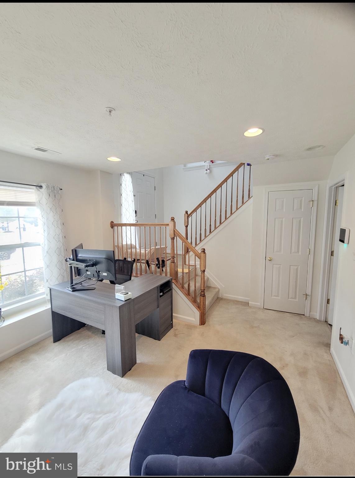 HOLLY WOODS - Residential