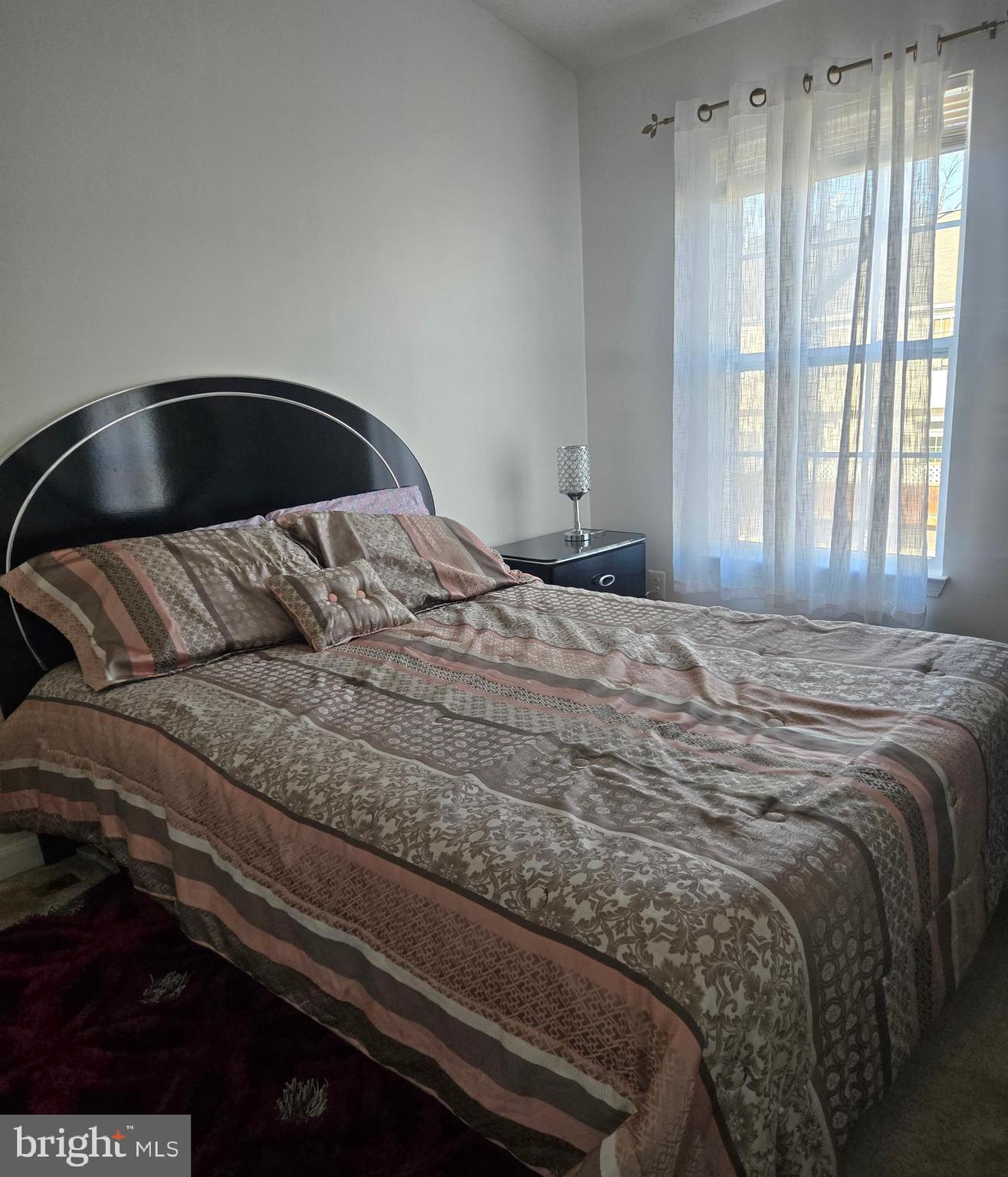 HOLLY WOODS - Residential