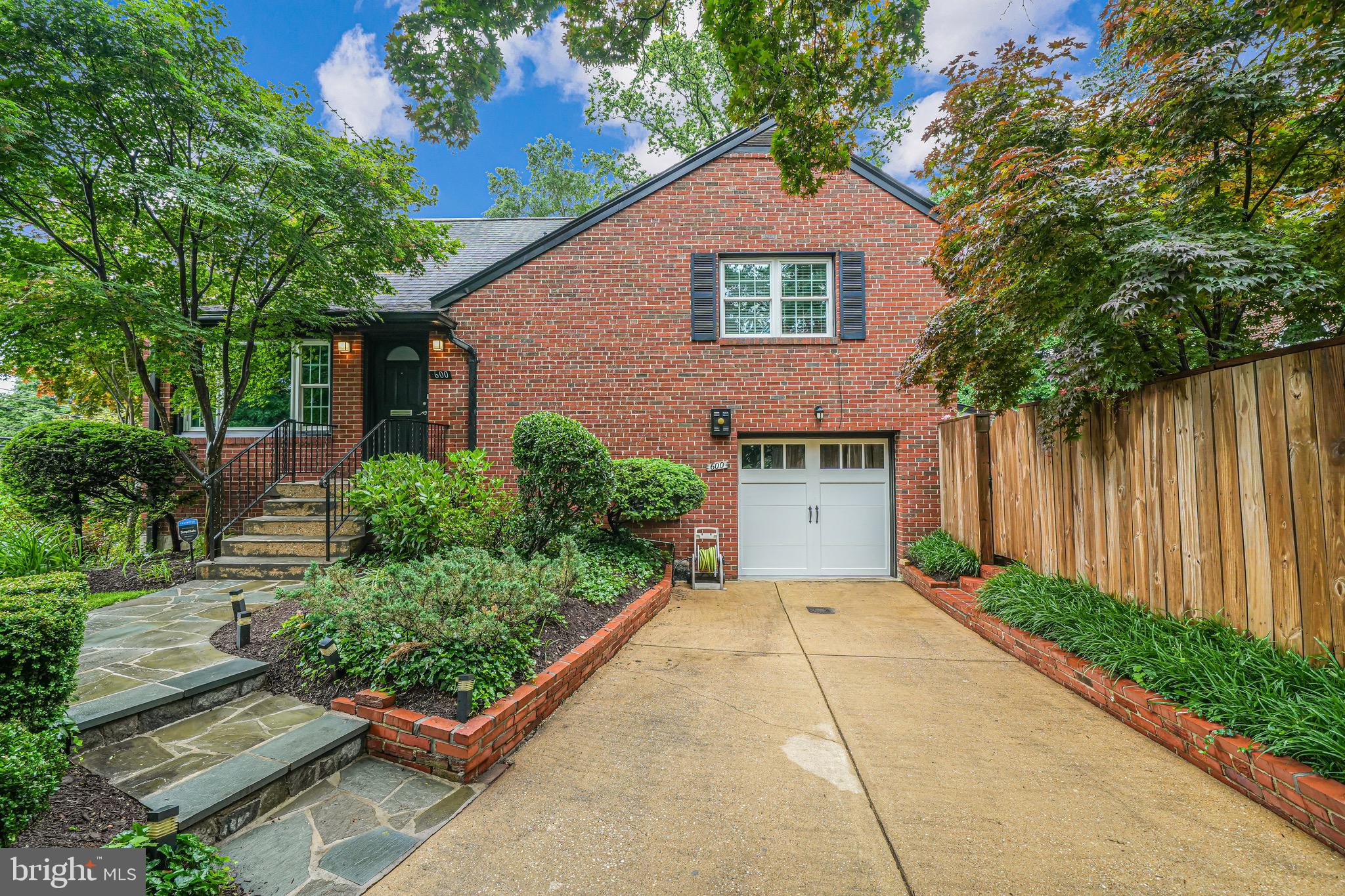 600 SAINT ANDREWS LANE