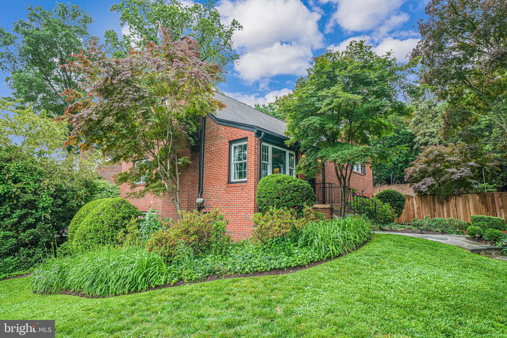 600 SAINT ANDREWS LANE