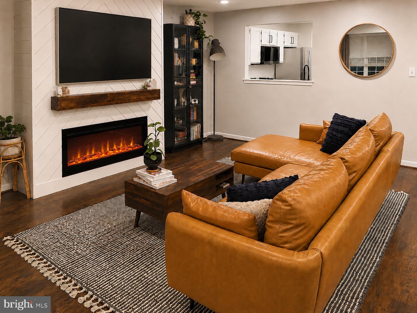 324 SUNRAY COURT