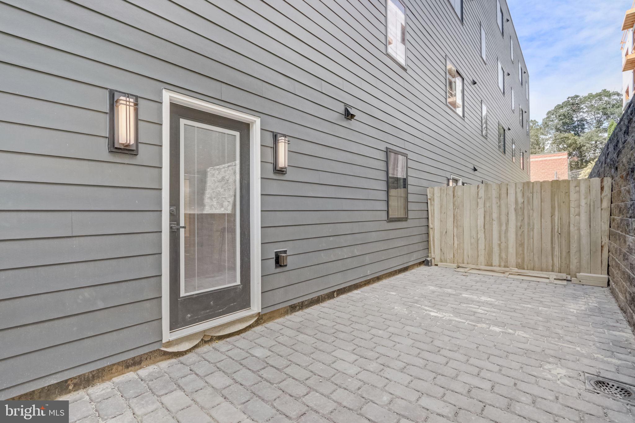 ROXBOROUGH - Residential Lease
