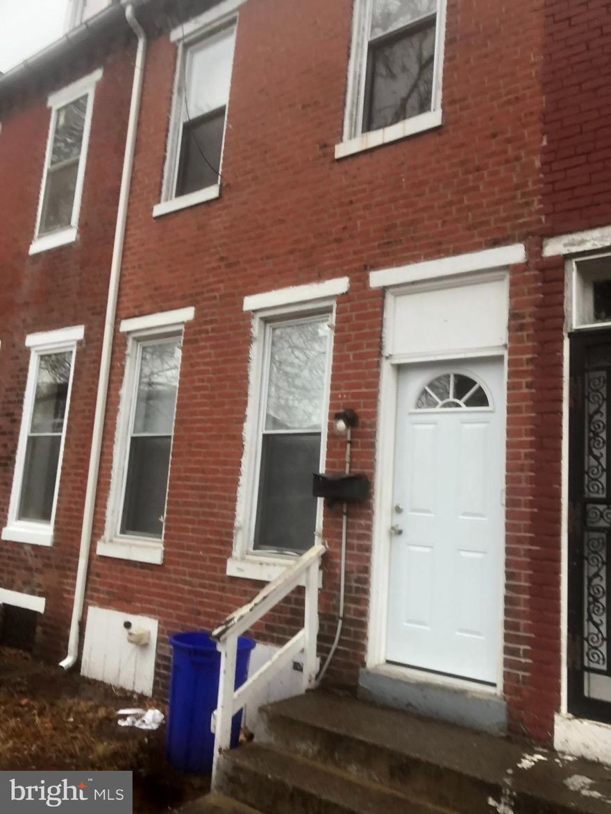 Renovation Potential is the key with this 4 bedroom, 1 bathroom home, with energy efficient gas heat, and close to downtown Harrisburg.  This is an As-Is Sale.  Bring All Offers!