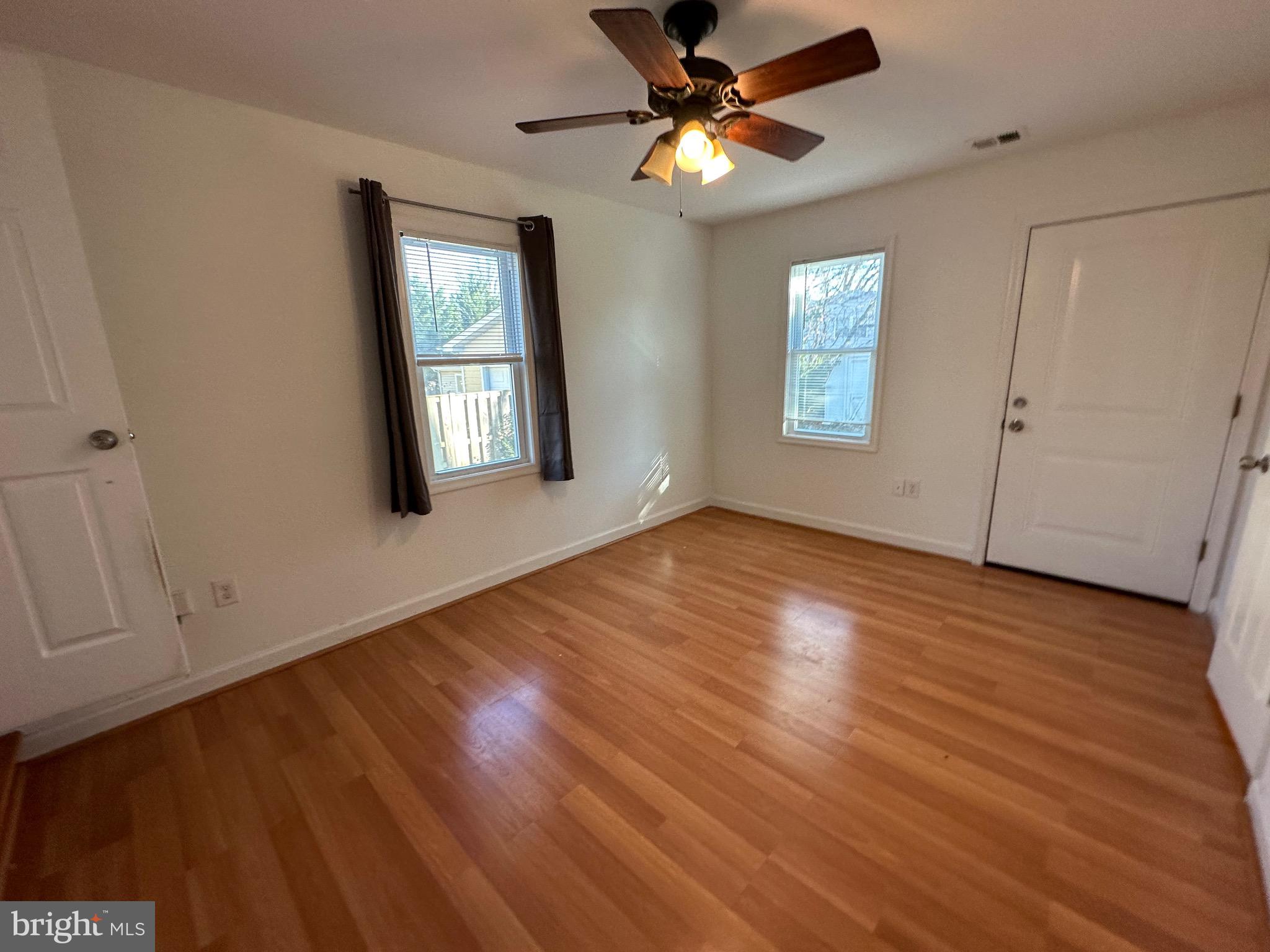COLUMBIA FOREST - Residential Lease