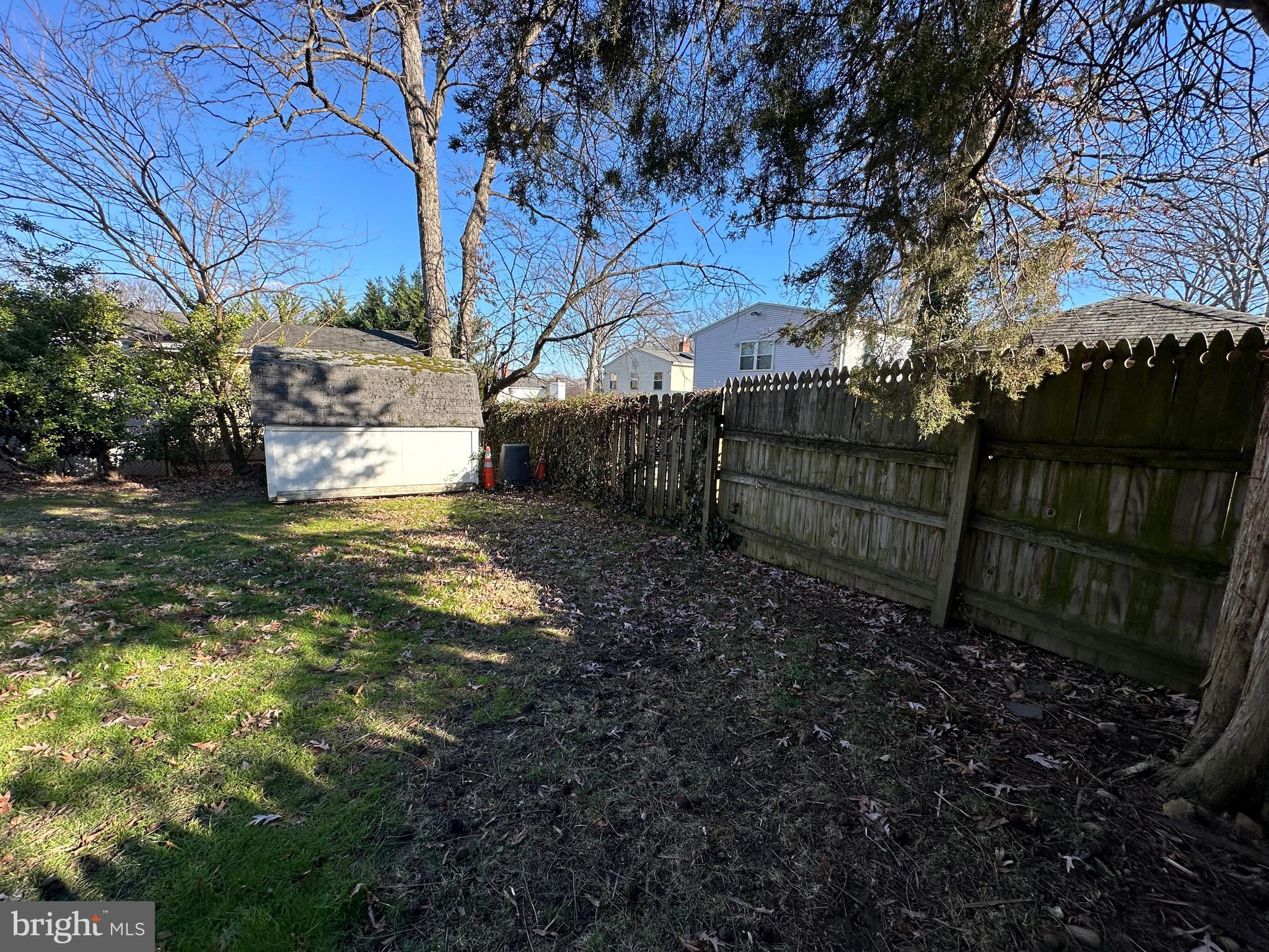 COLUMBIA FOREST - Residential Lease