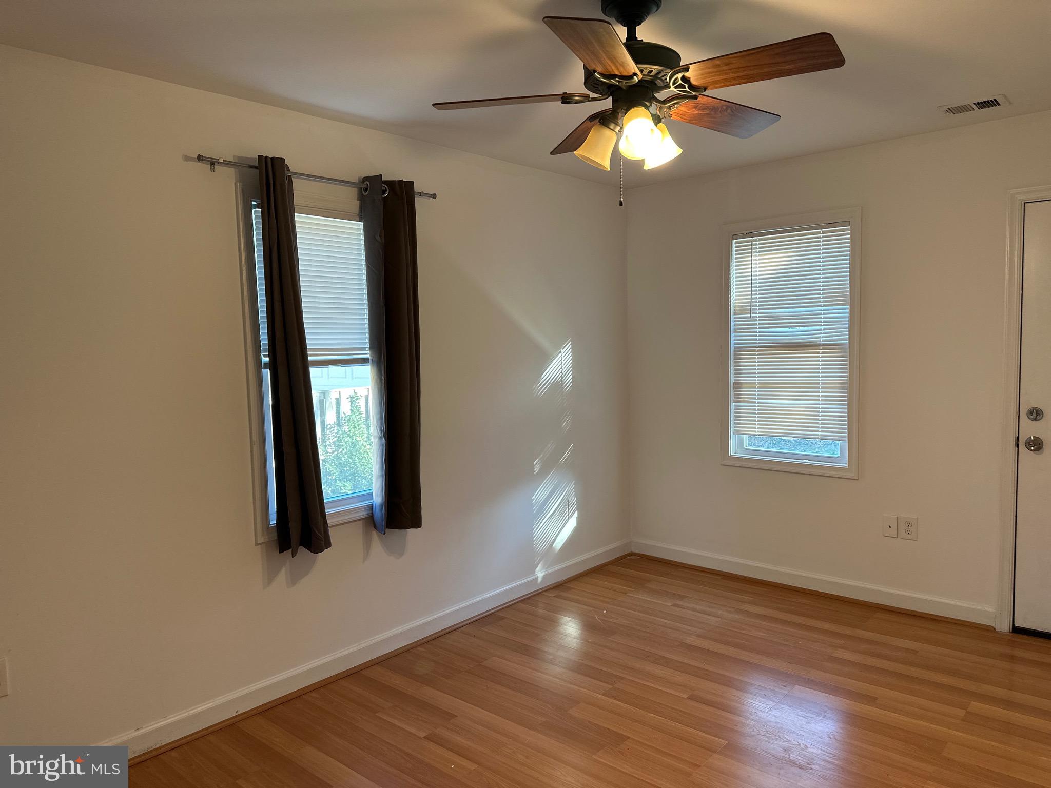 COLUMBIA FOREST - Residential Lease