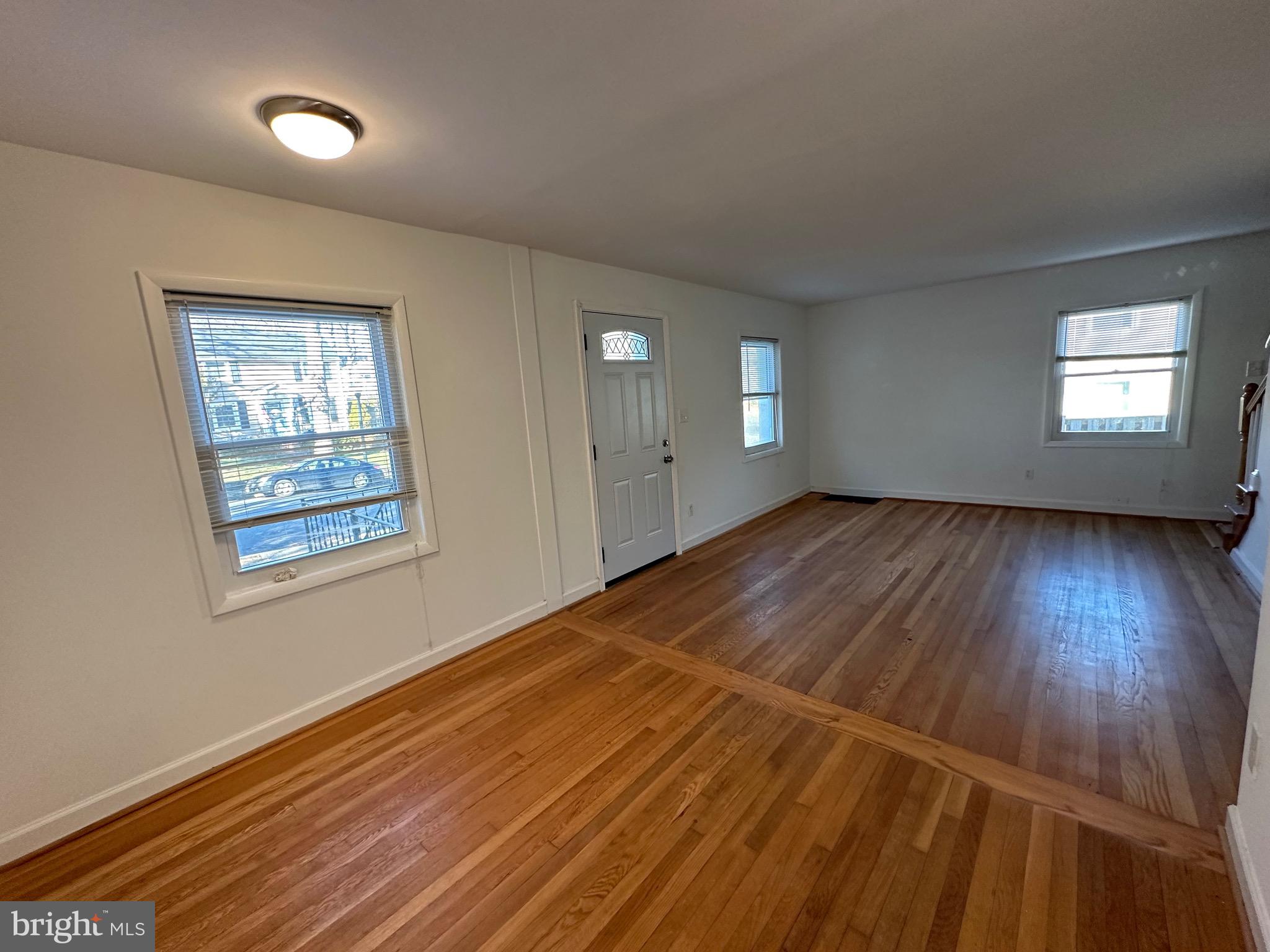 COLUMBIA FOREST - Residential Lease
