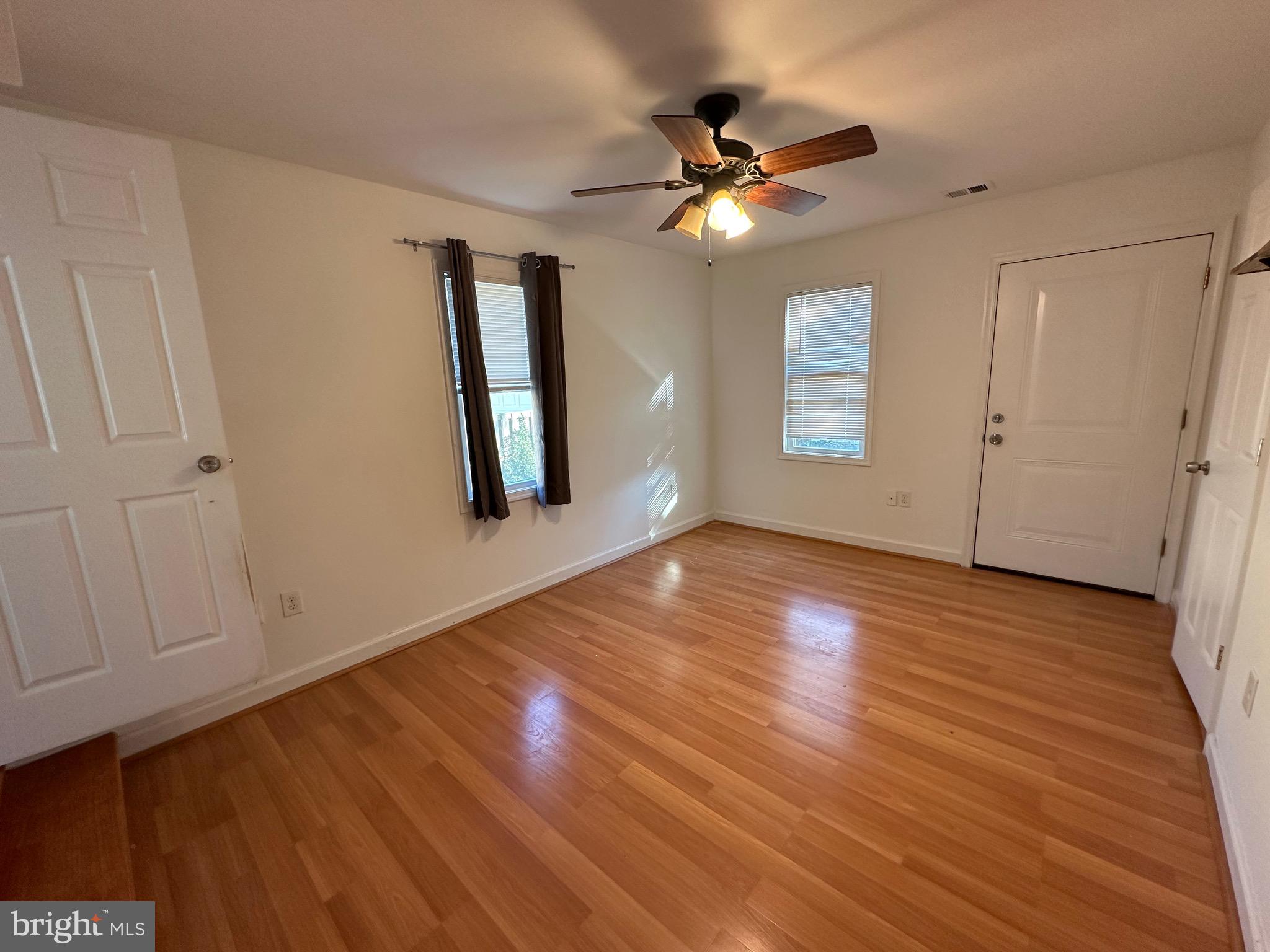 COLUMBIA FOREST - Residential Lease