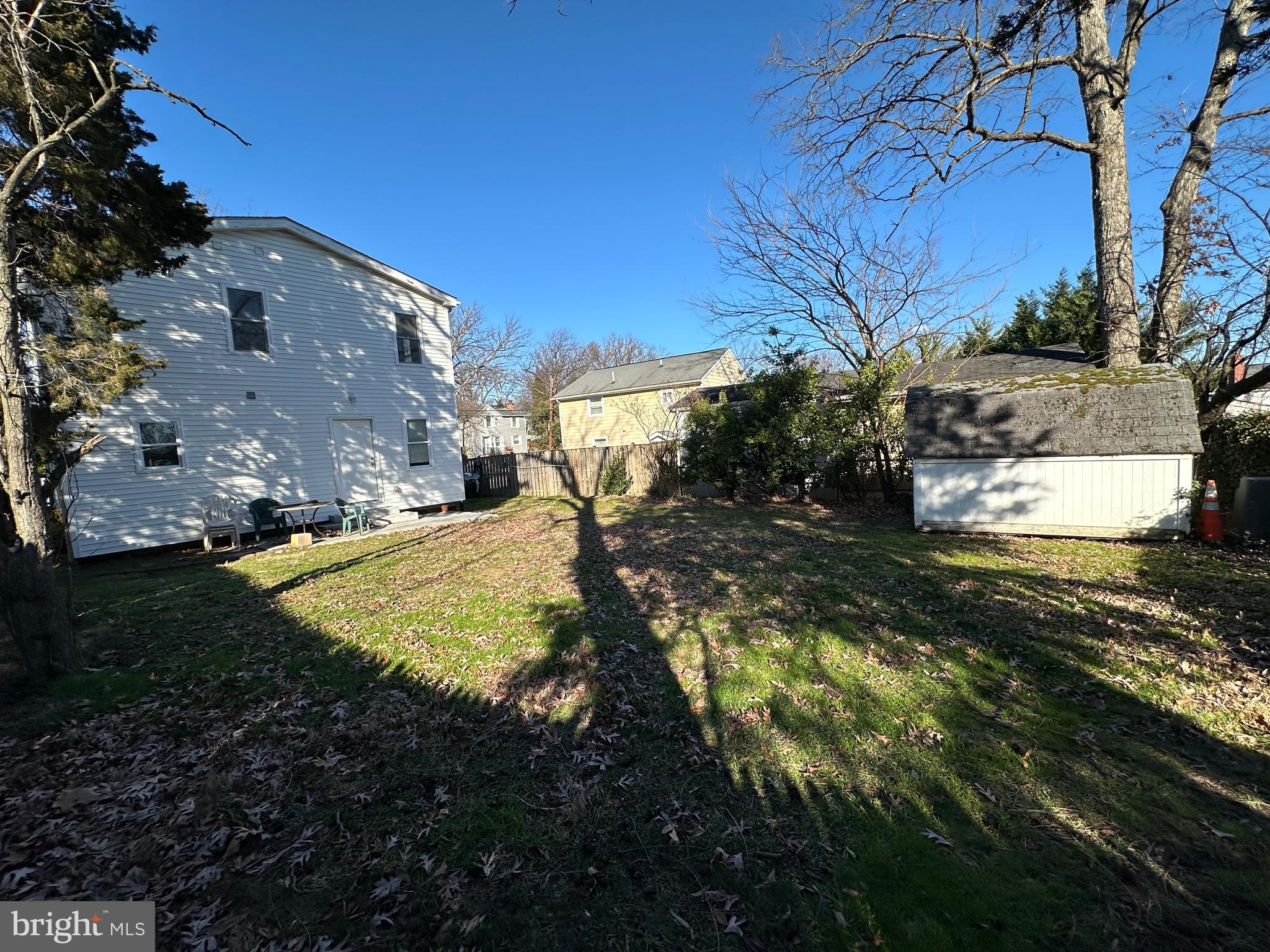 COLUMBIA FOREST - Residential Lease