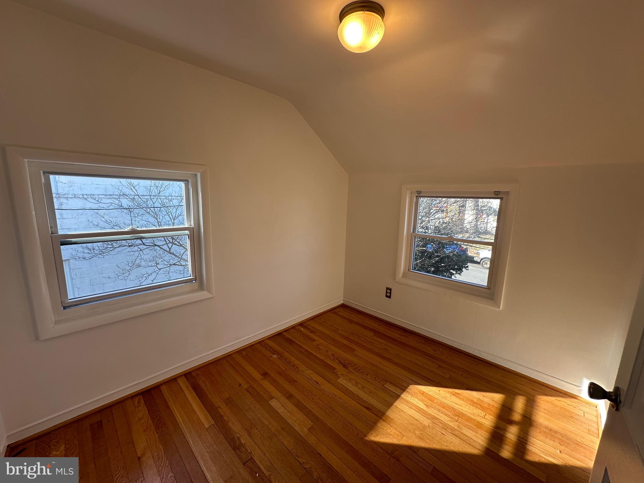 COLUMBIA FOREST - Residential Lease