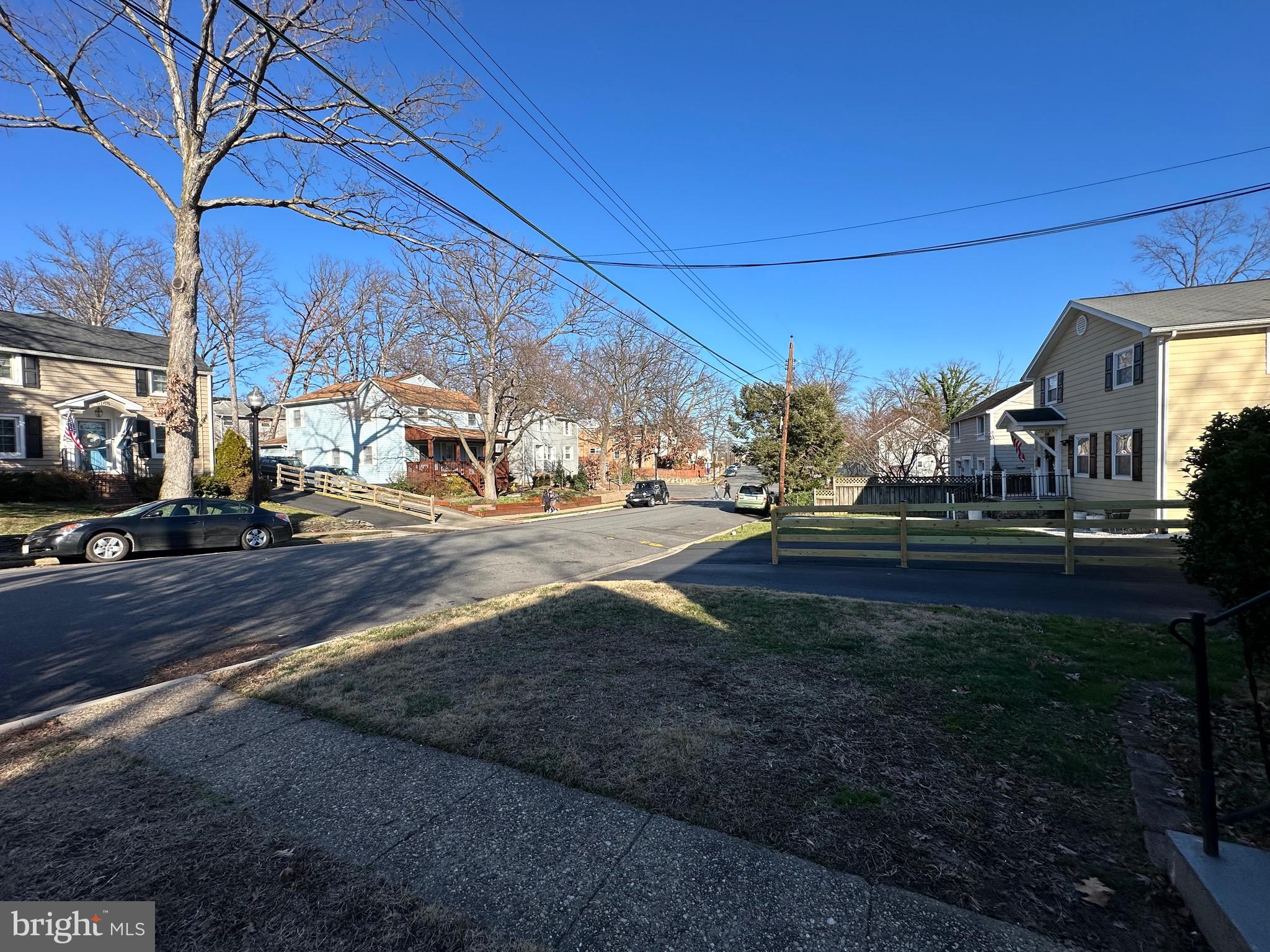 COLUMBIA FOREST - Residential Lease