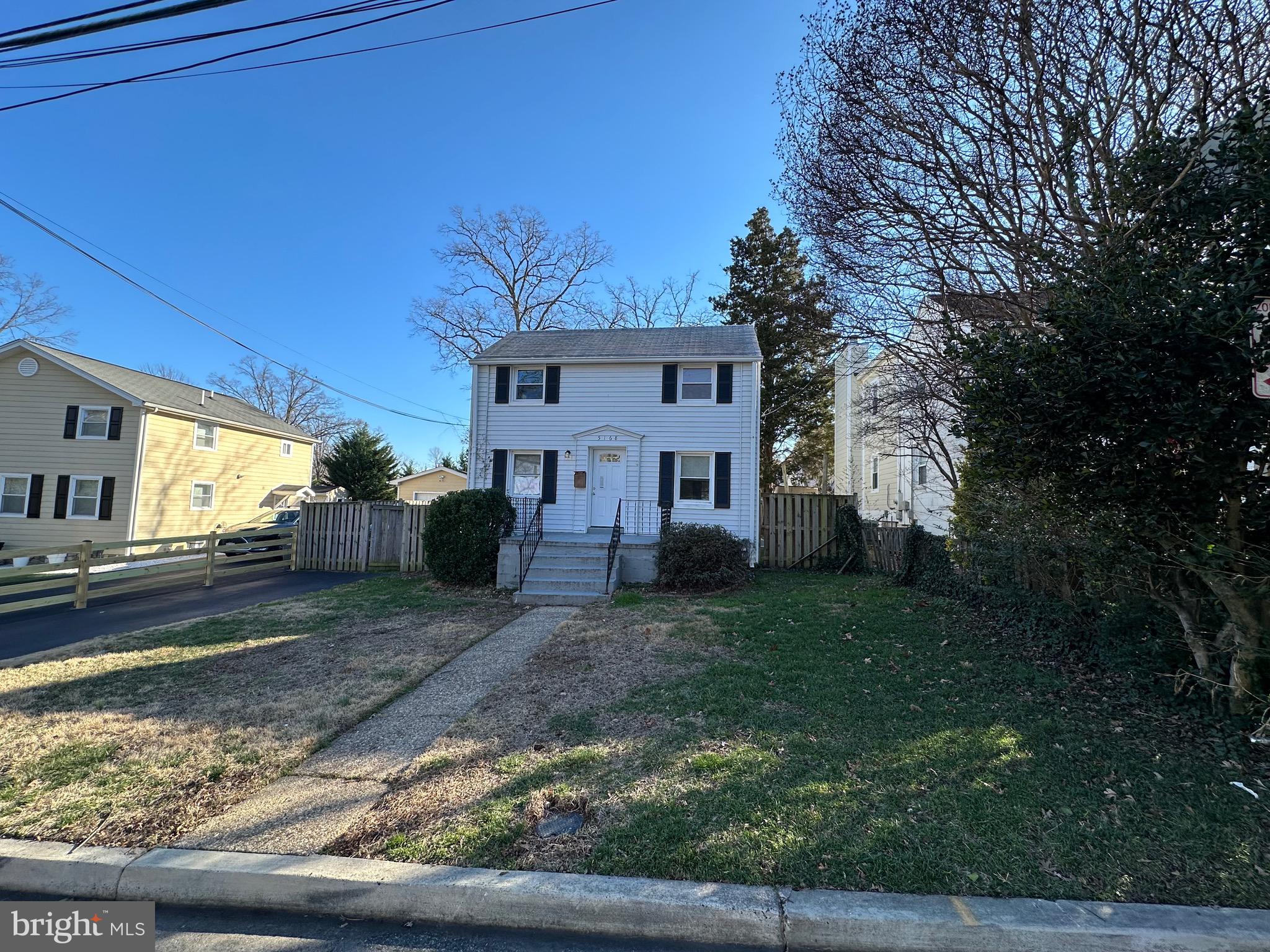 COLUMBIA FOREST - Residential Lease