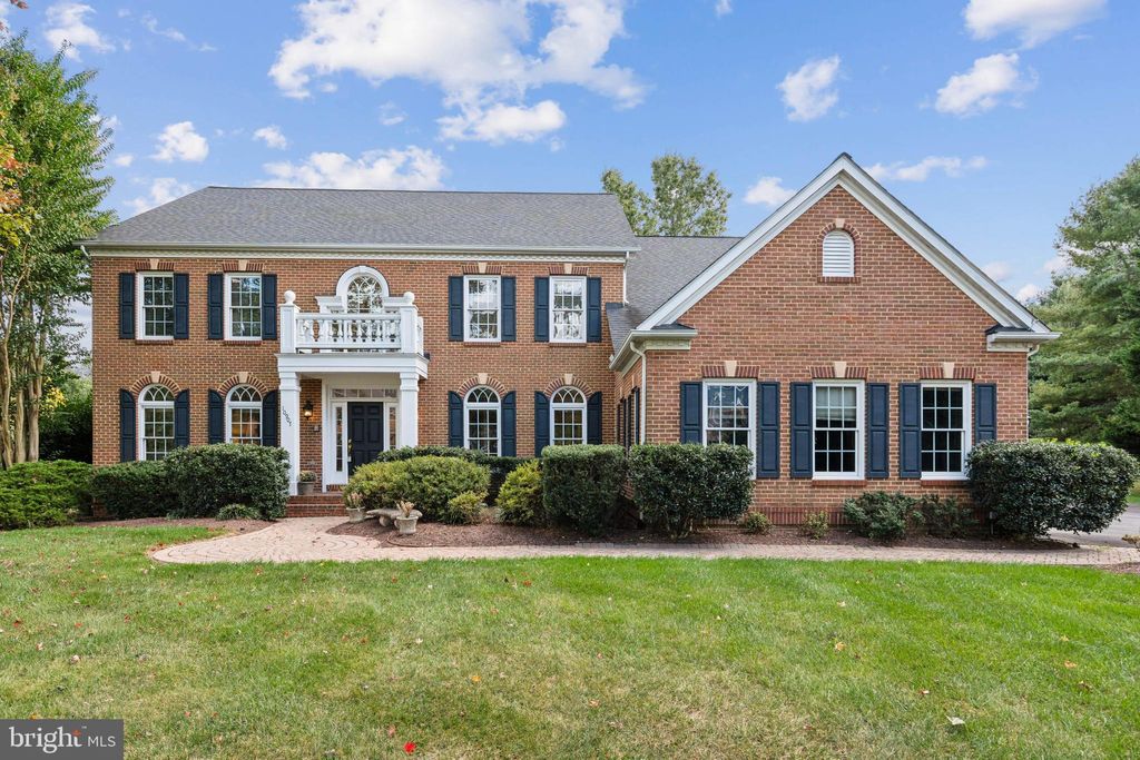 Photo of 10907 Great Point Court, GREAT FALLS, VA 22066 (MLS # VAFX2274272)