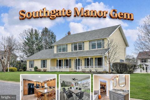 Homes For Sale - 13 Manor Dr. Dr<br/> LEBANON, PA 17042