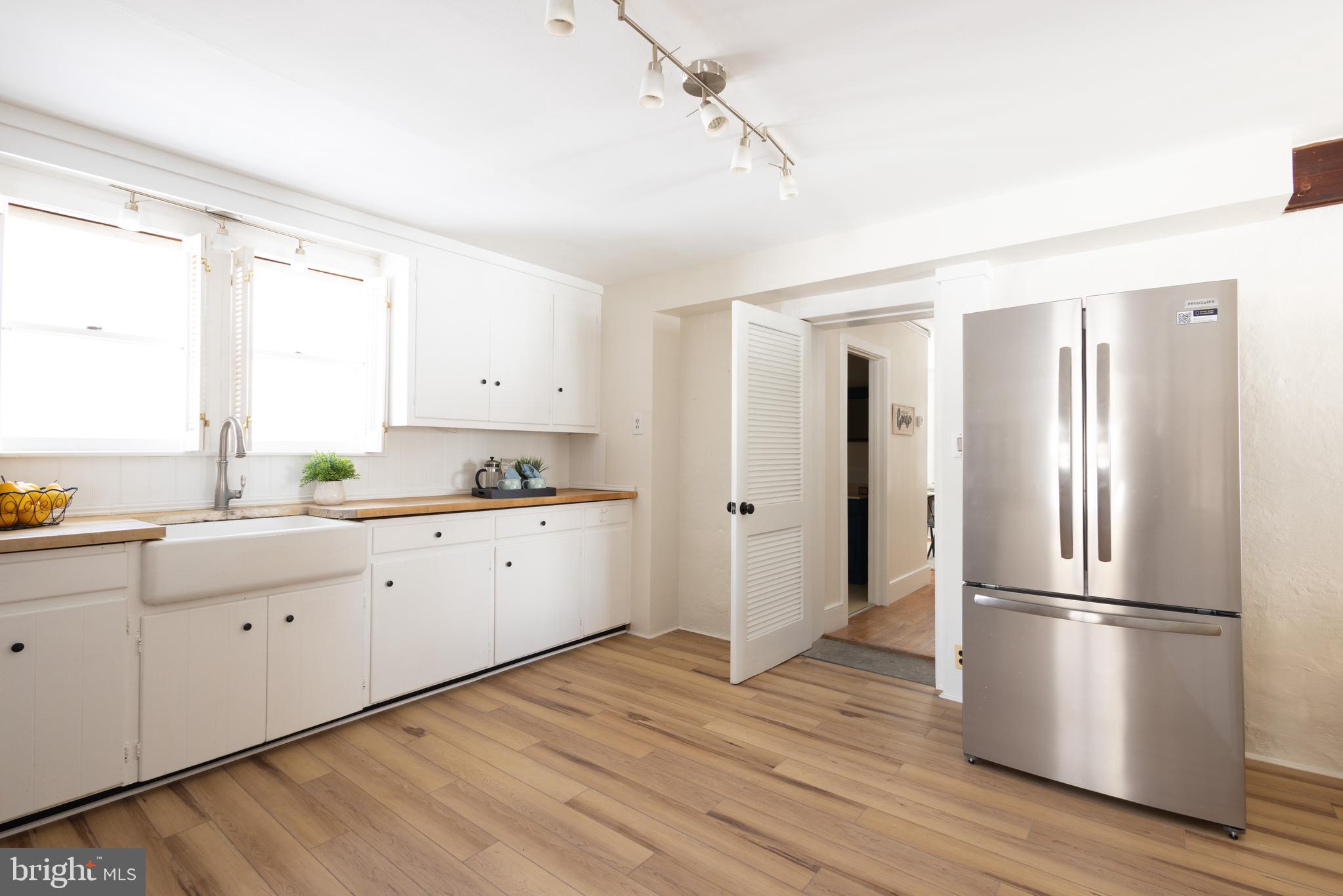 MONTGOMERY MEADOWS - Residential