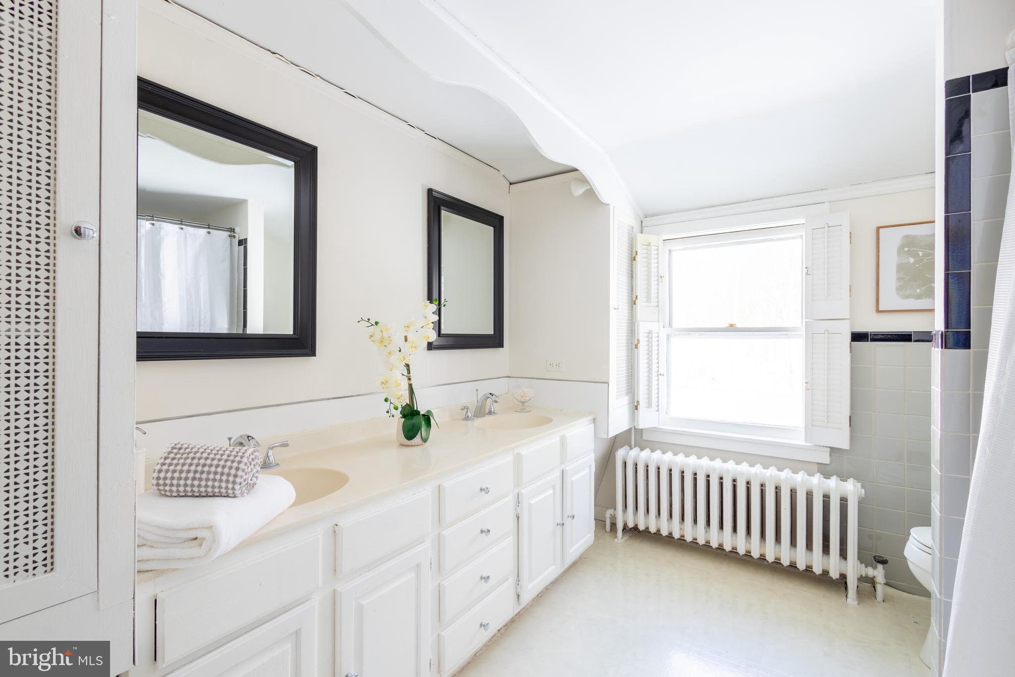 MONTGOMERY MEADOWS - Residential