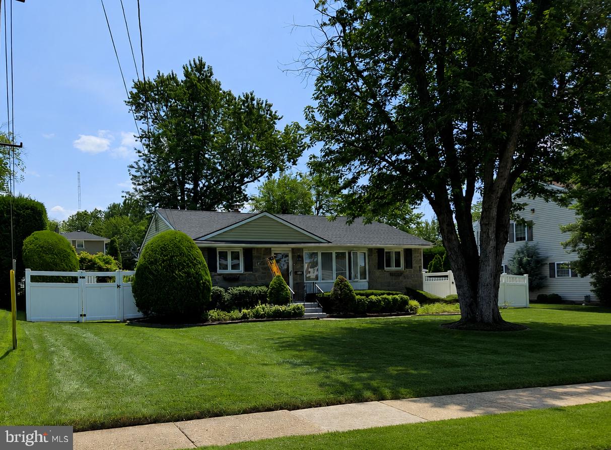 2823 BURGUNDY DRIVE