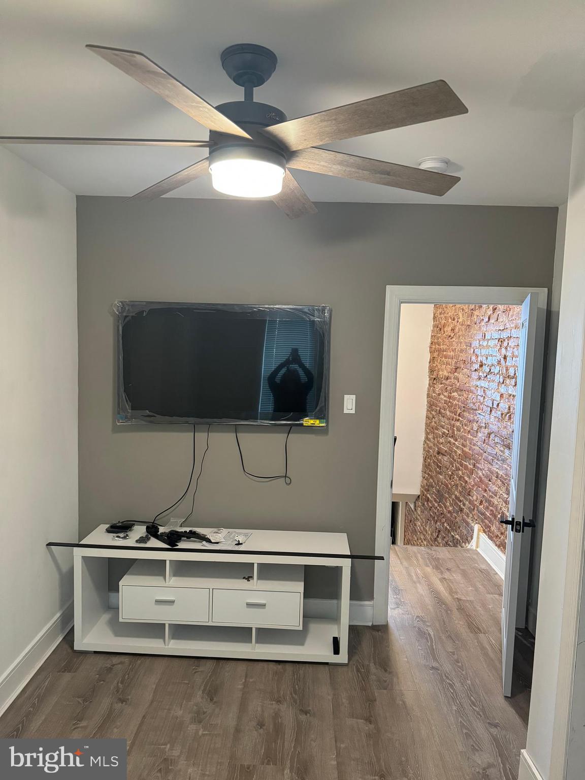 SHARSWOOD - Residential