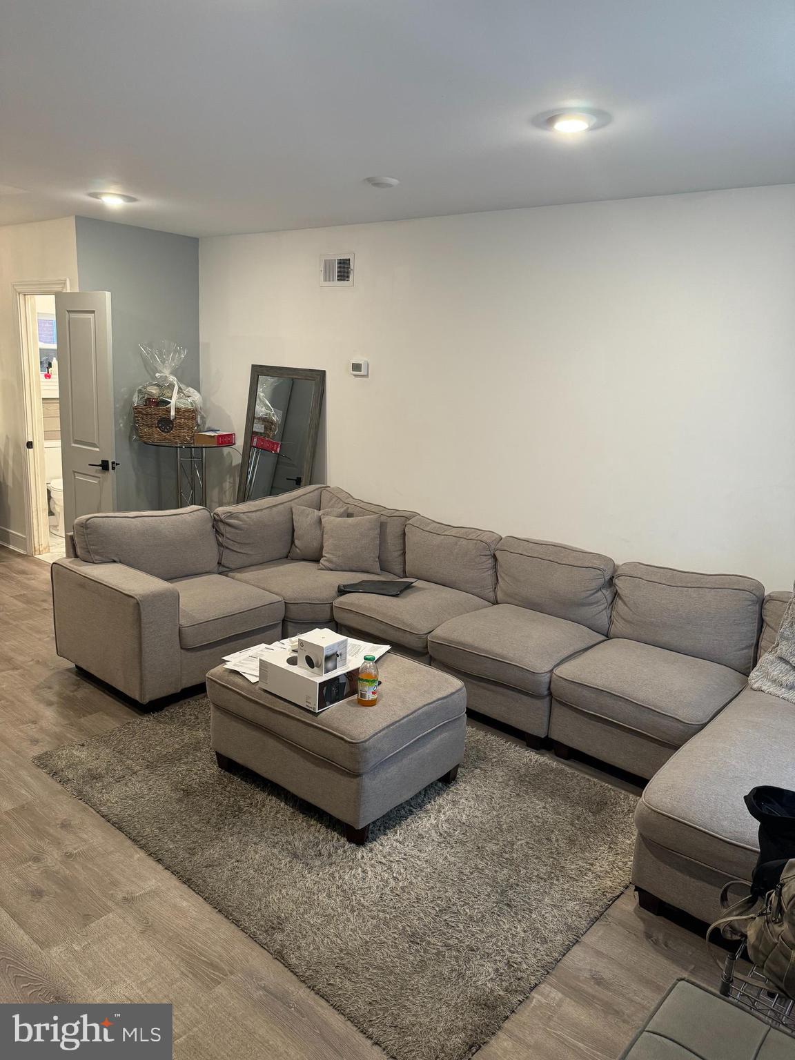 SHARSWOOD - Residential