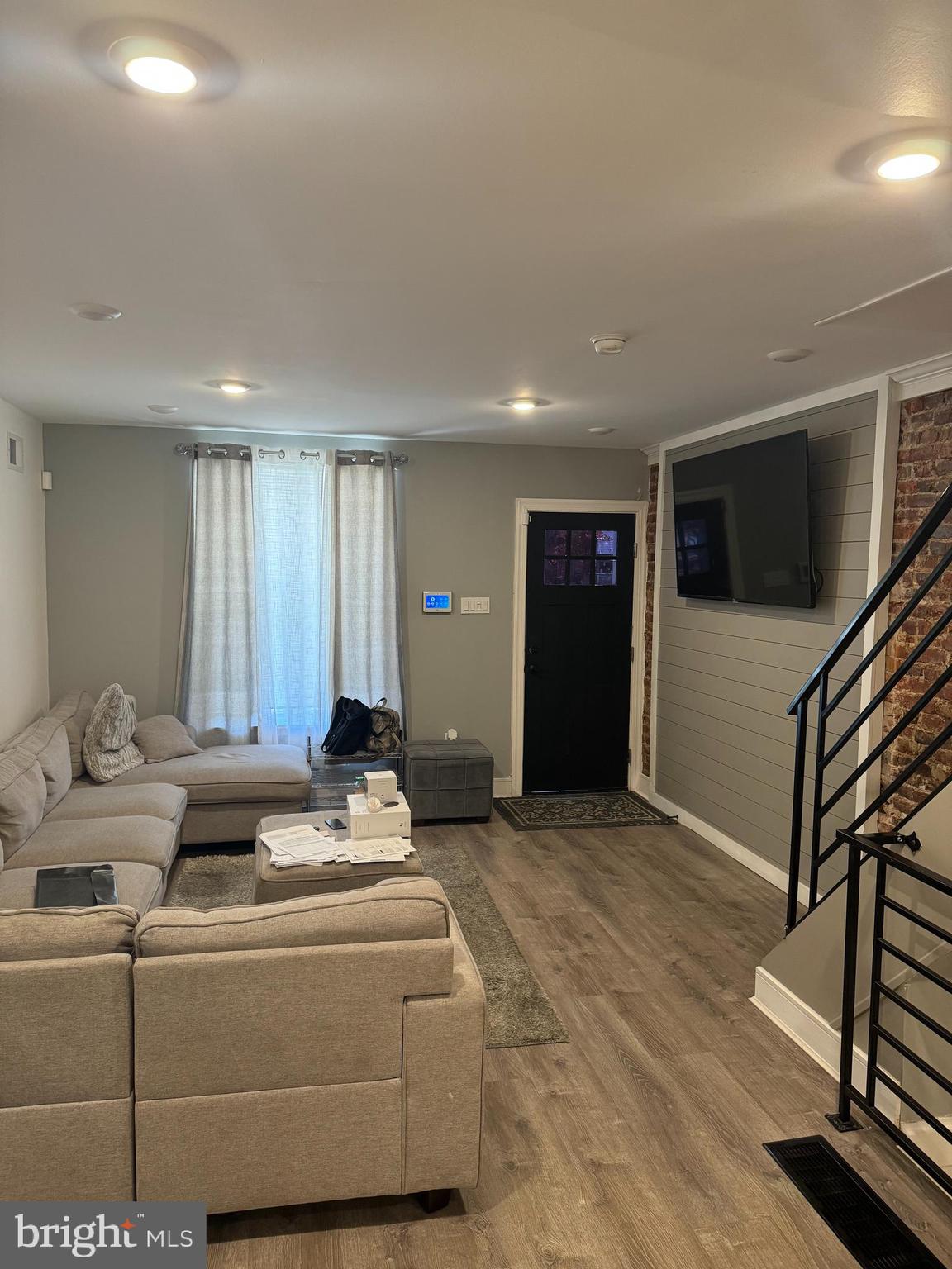 SHARSWOOD - Residential