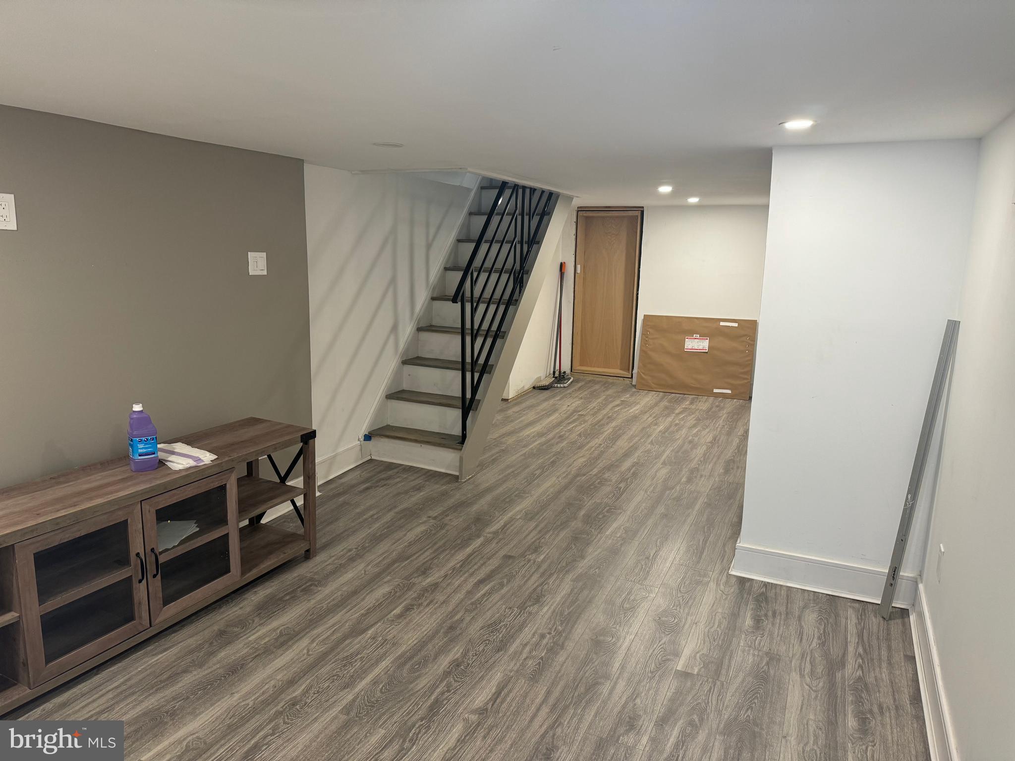 SHARSWOOD - Residential