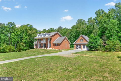Homes For Sale - 496 Bowlers Mill Run<br/> GORDONSVILLE, VA 22942