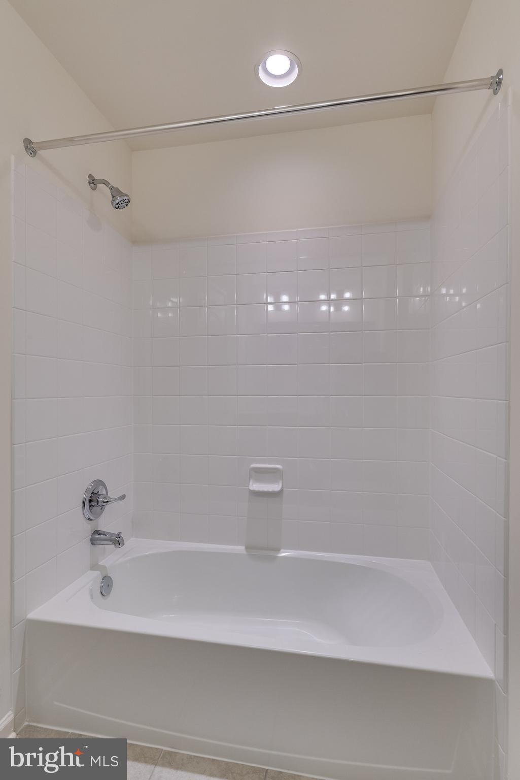 ARCHERS ROCK - Residential Lease