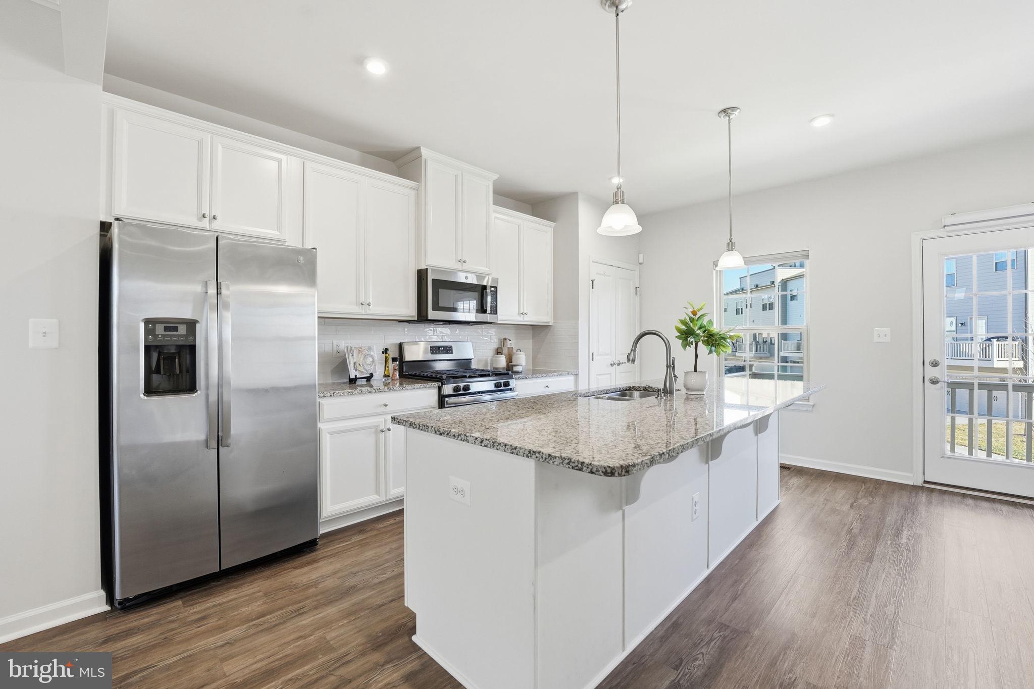 POTOMAC SHORES - Residential