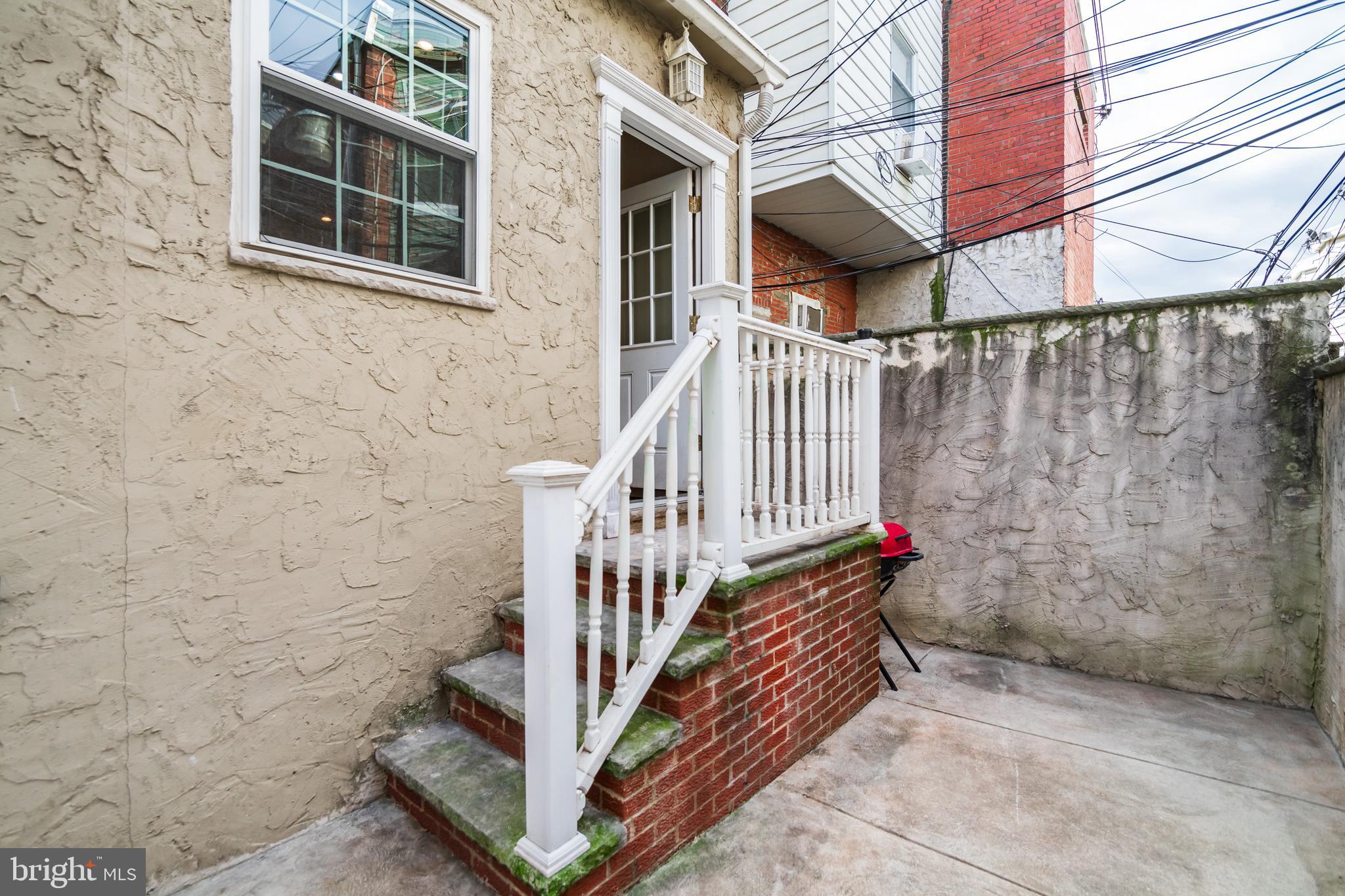 LOWER MOYAMENSING - Residential Lease