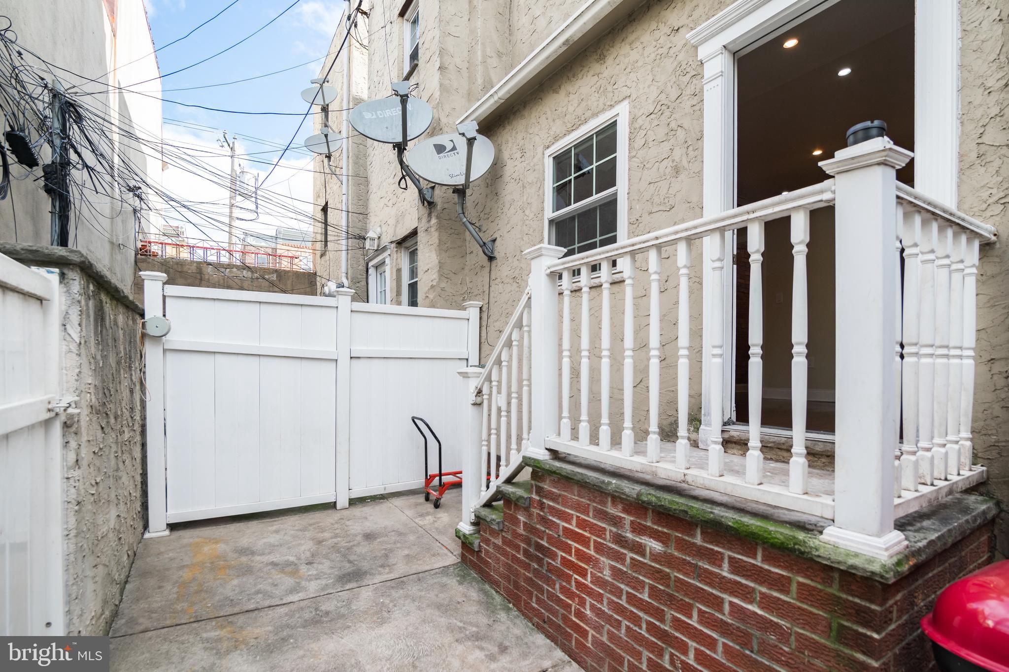 LOWER MOYAMENSING - Residential Lease