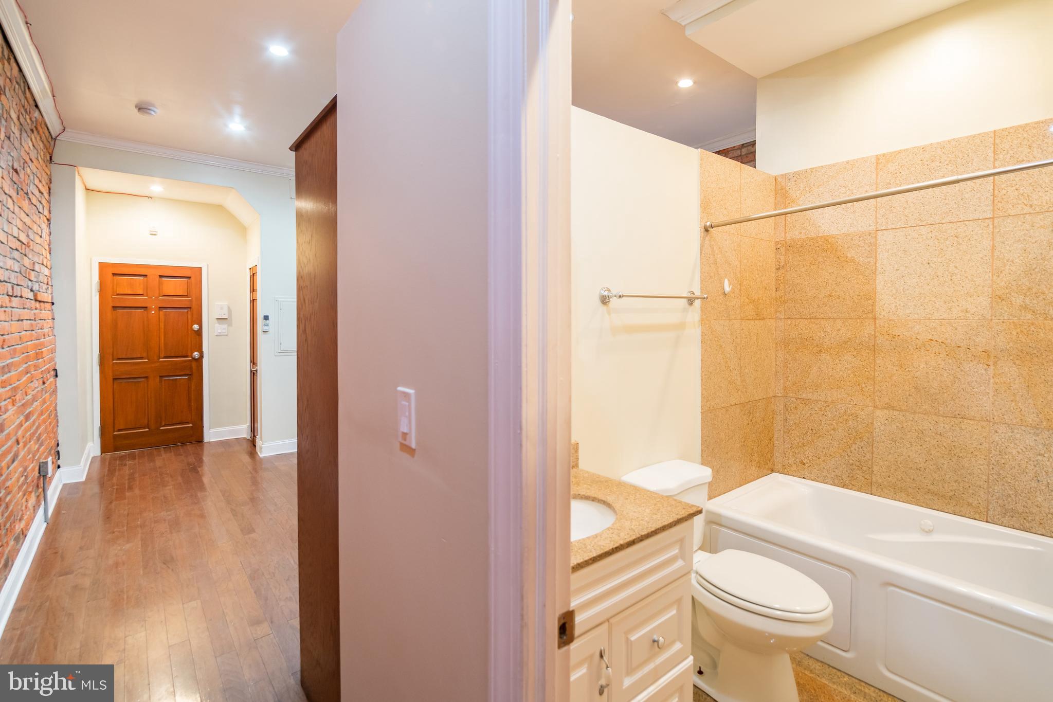 LOWER MOYAMENSING - Residential Lease