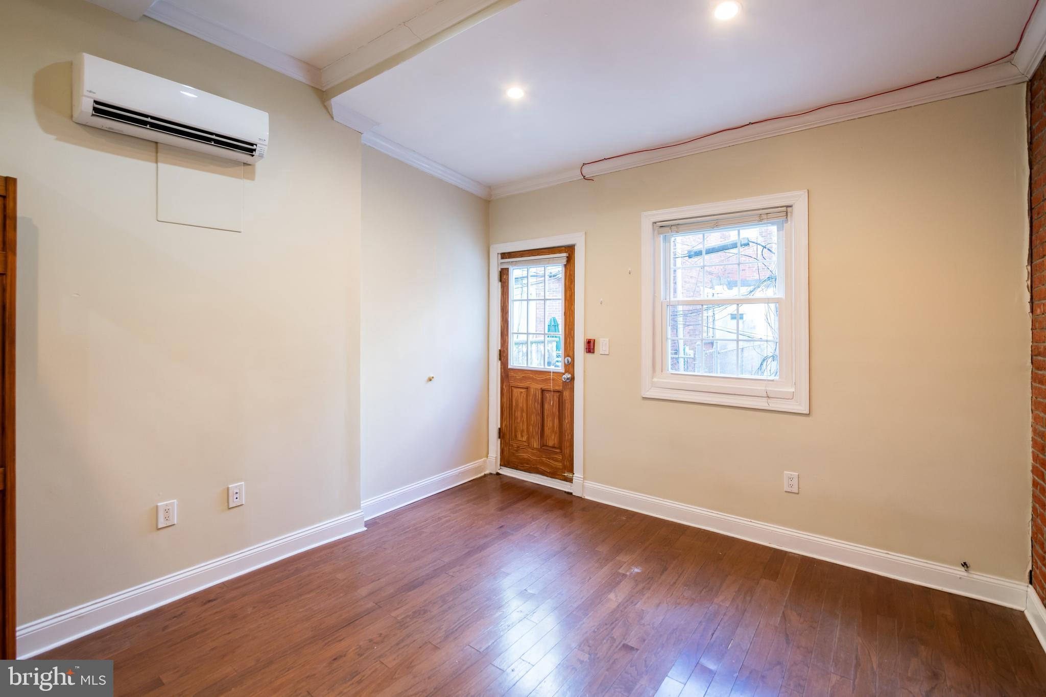 LOWER MOYAMENSING - Residential Lease
