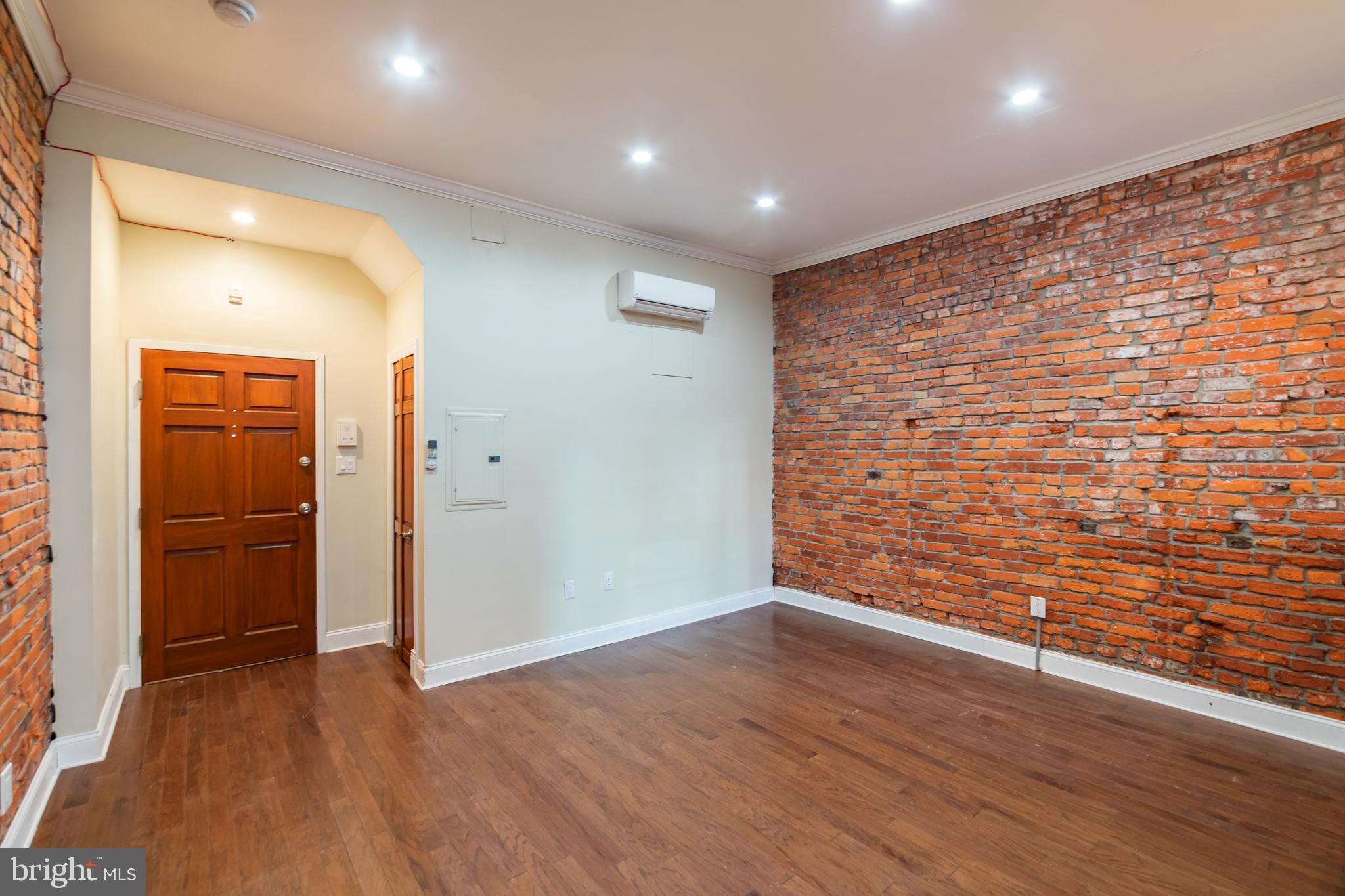 LOWER MOYAMENSING - Residential Lease