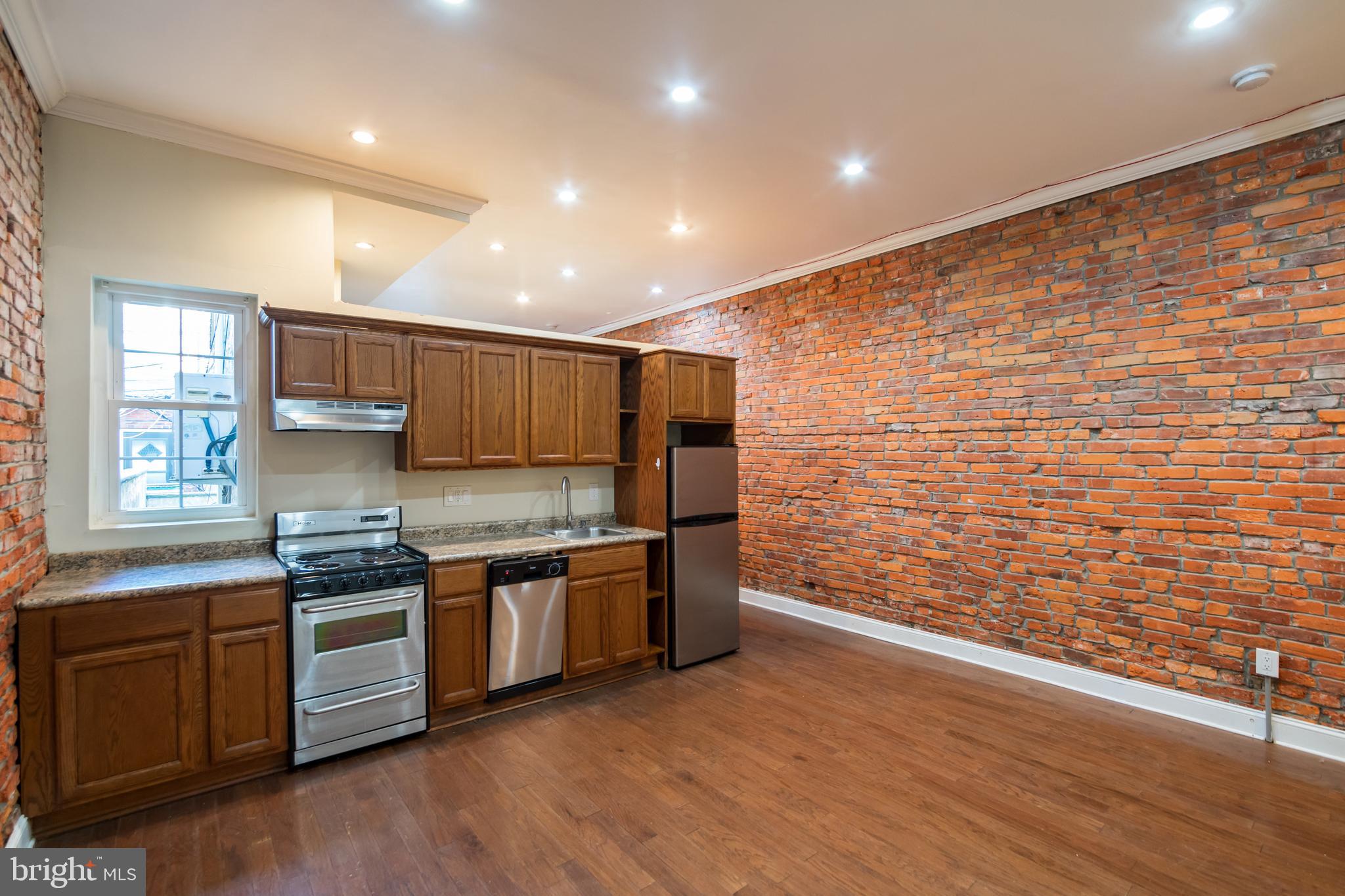 LOWER MOYAMENSING - Residential Lease