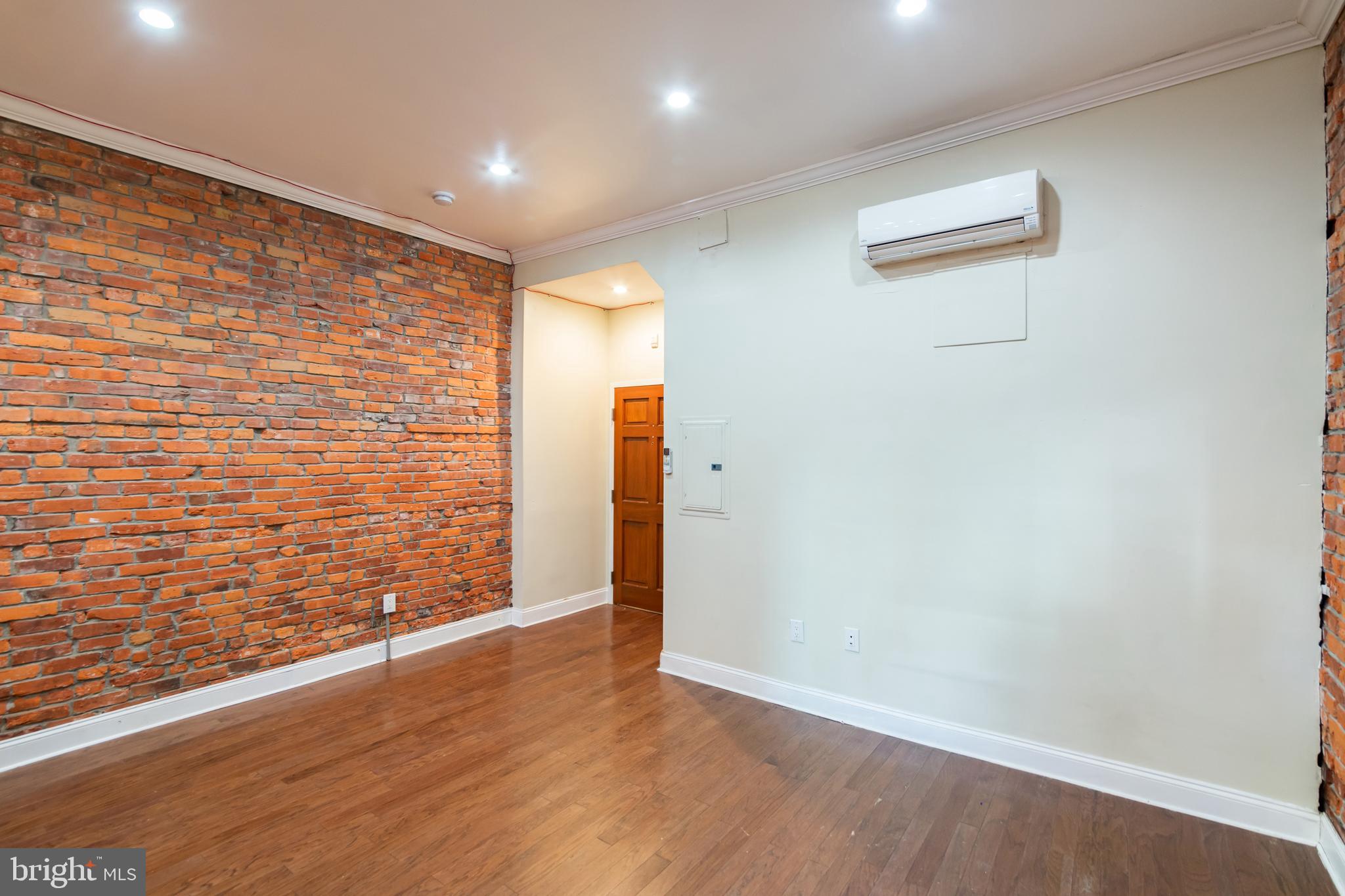 LOWER MOYAMENSING - Residential Lease